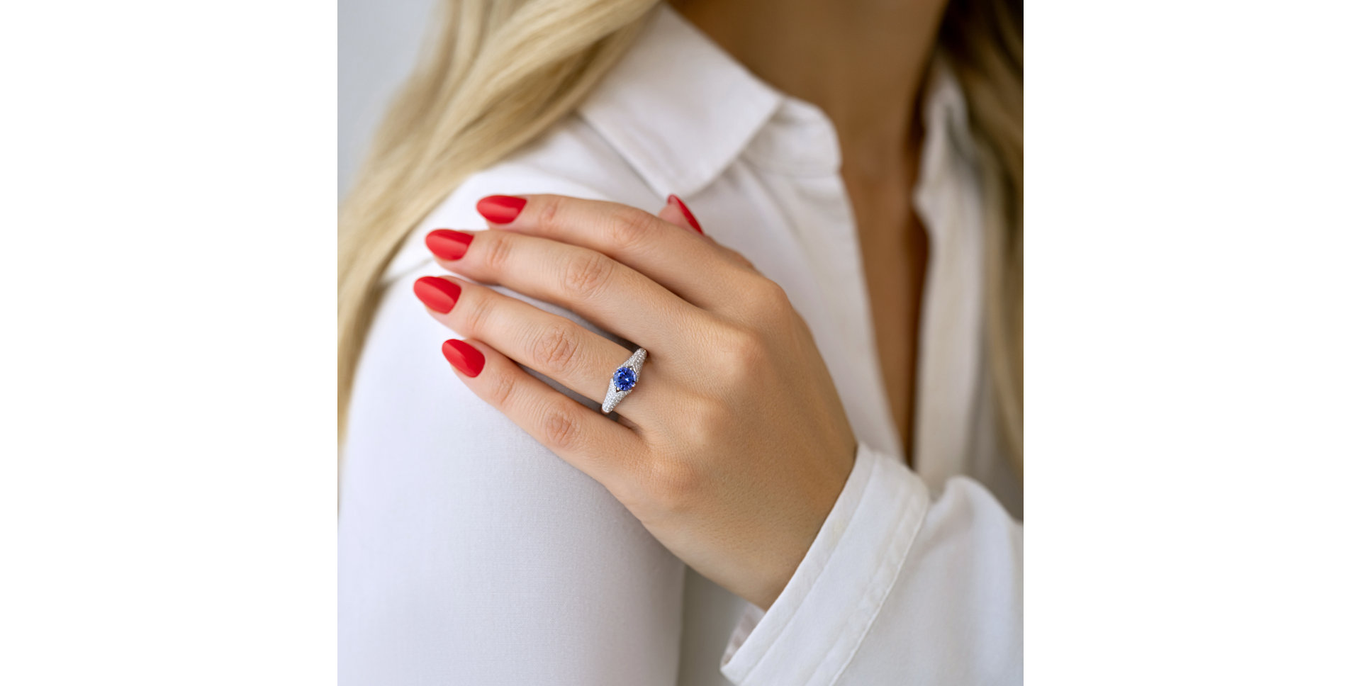 Diamond ring with Tanzanite Rya