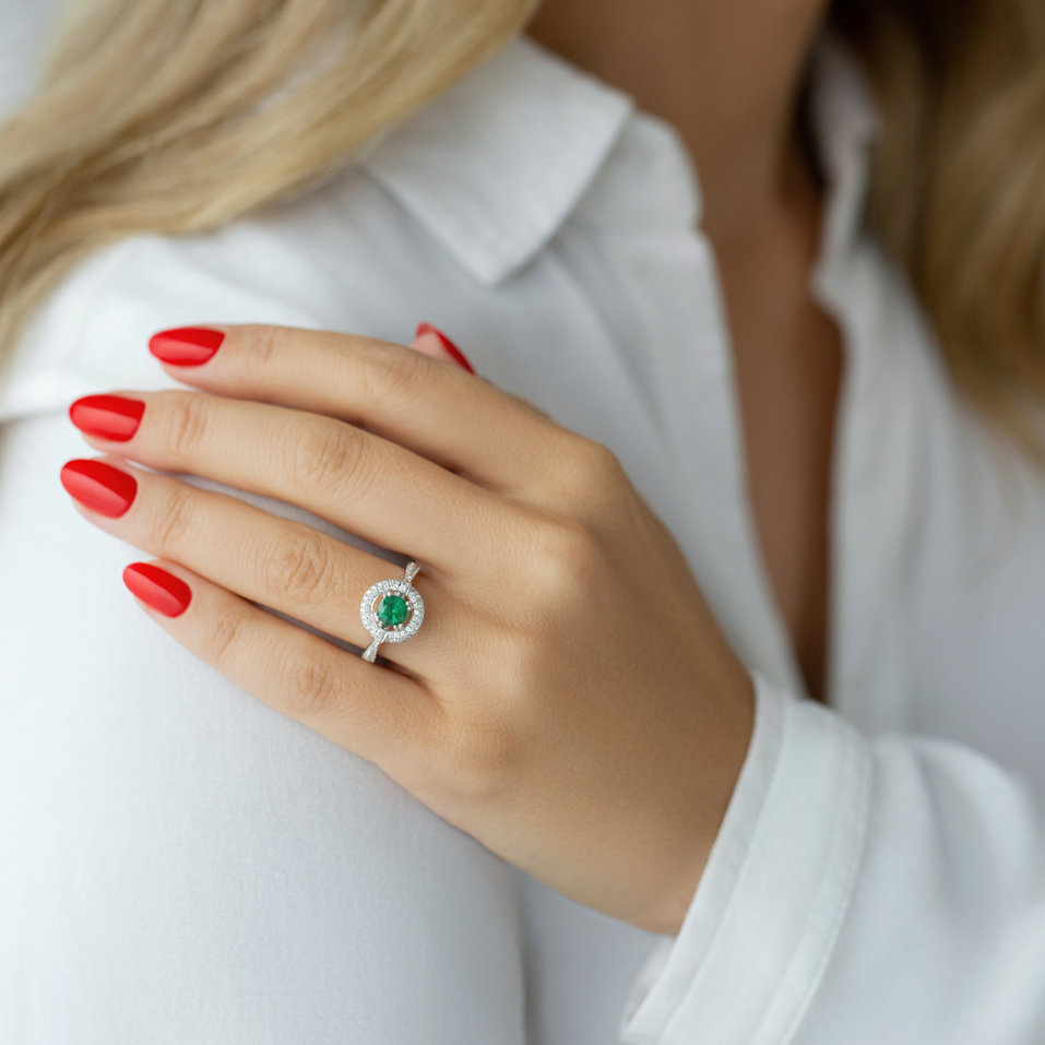 Diamond ring with Emerald Ilaria
