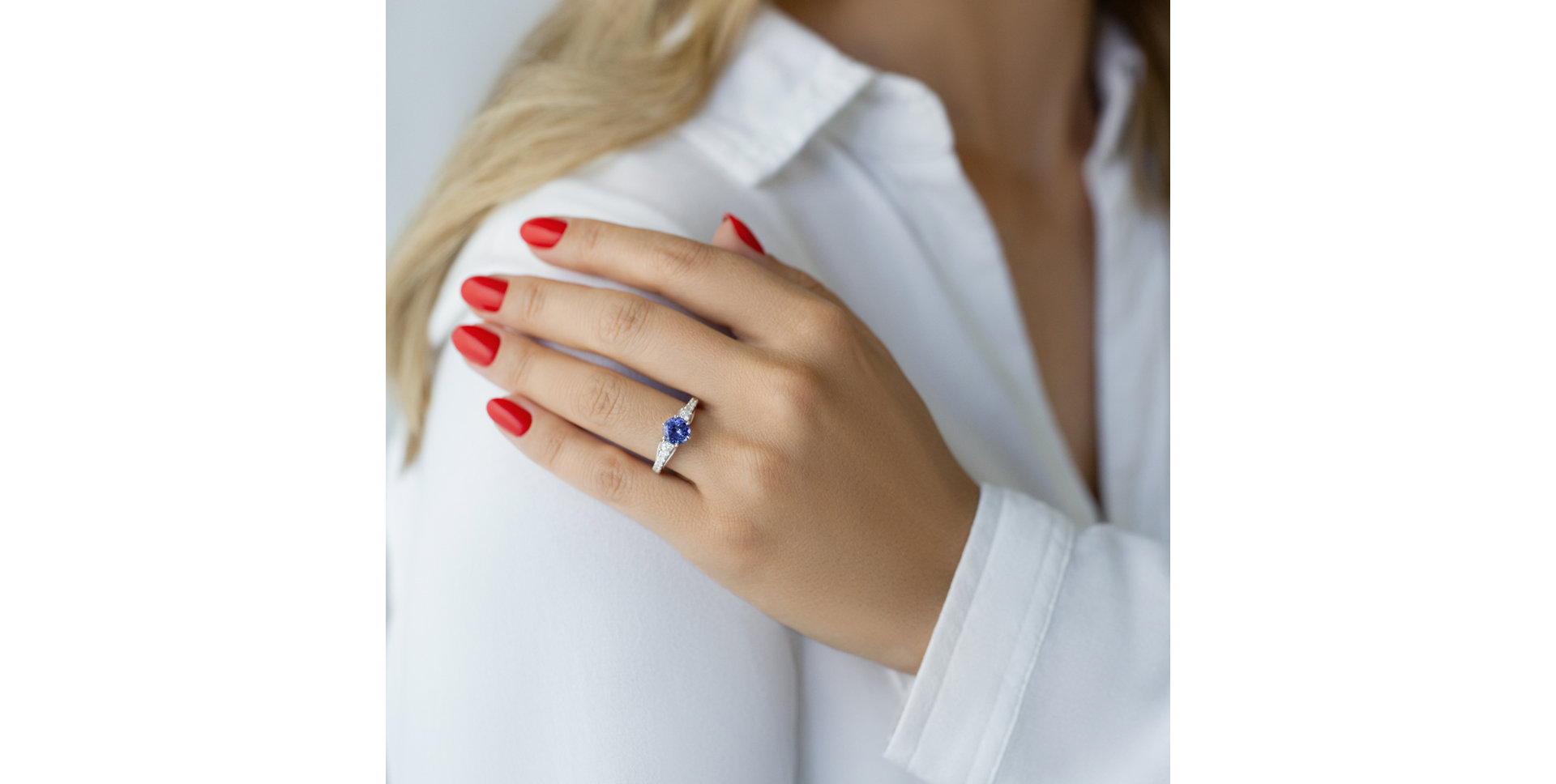 Diamond ring with Tanzanite Nessa