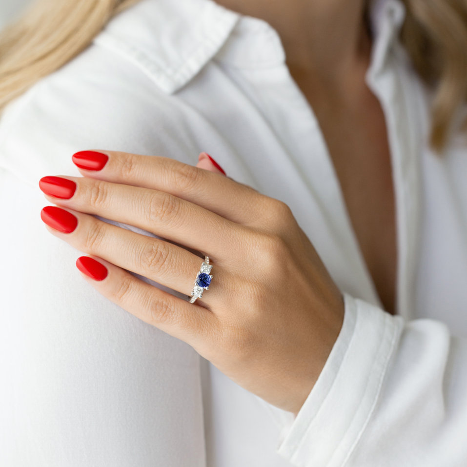 Diamond ring with Tanzanite Jacqueline