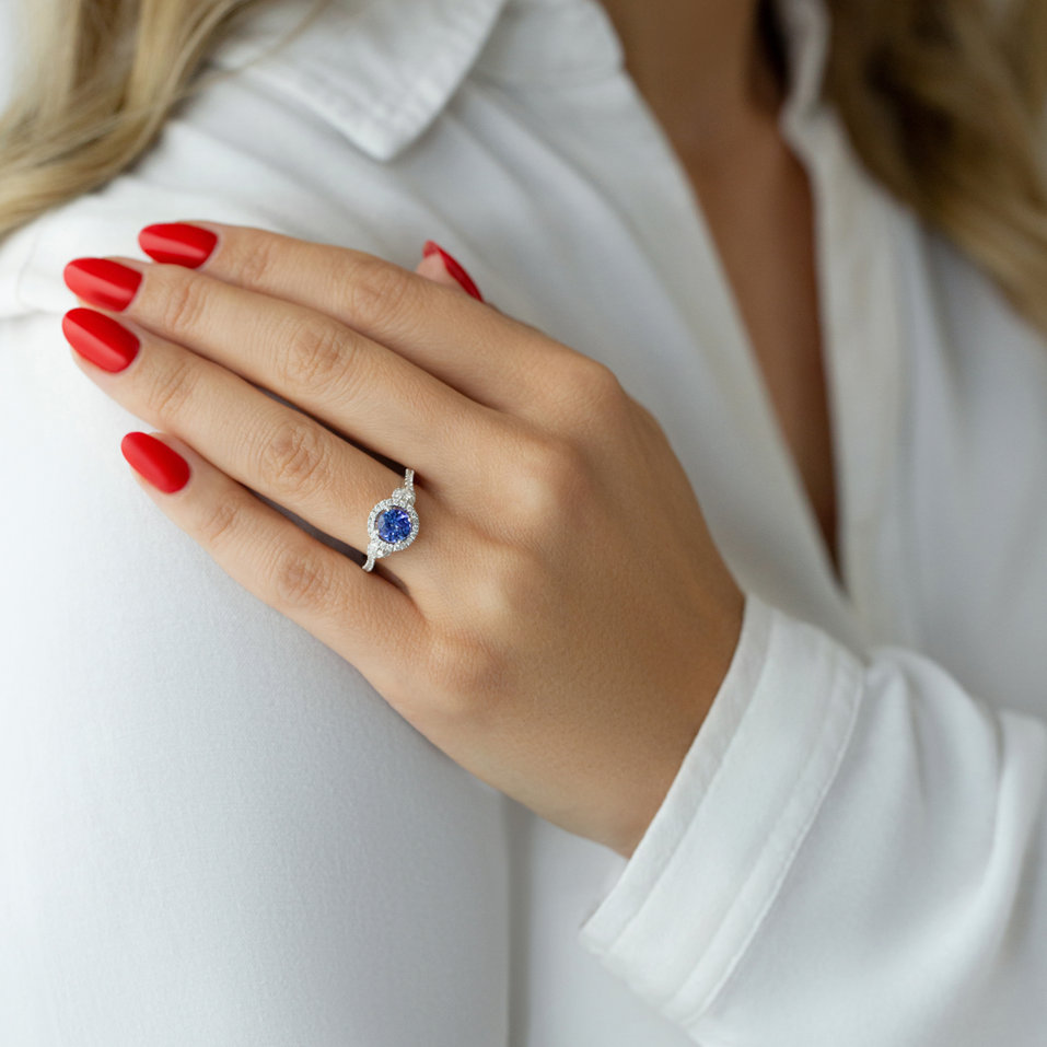 Diamond ring with Tanzanite Francoise