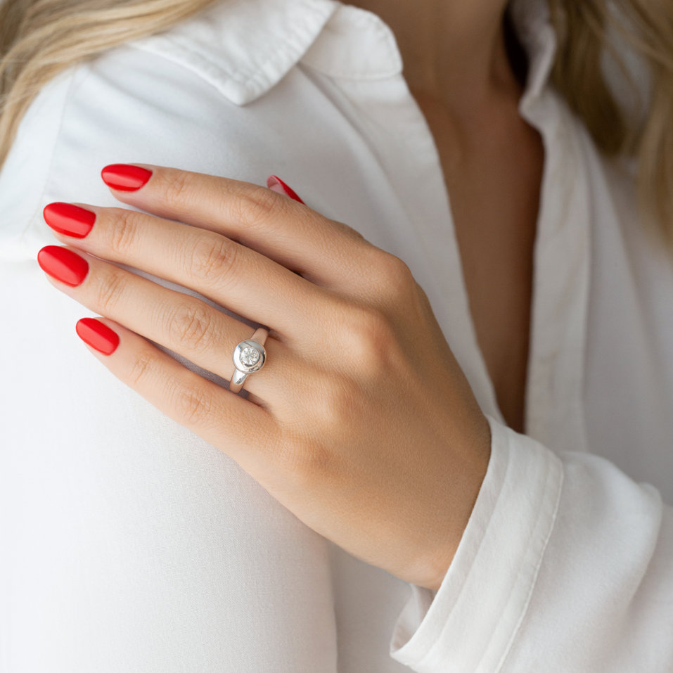 Diamond ring Circle of Light