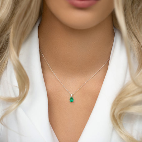 Diamond necklace with Emerald Galatea