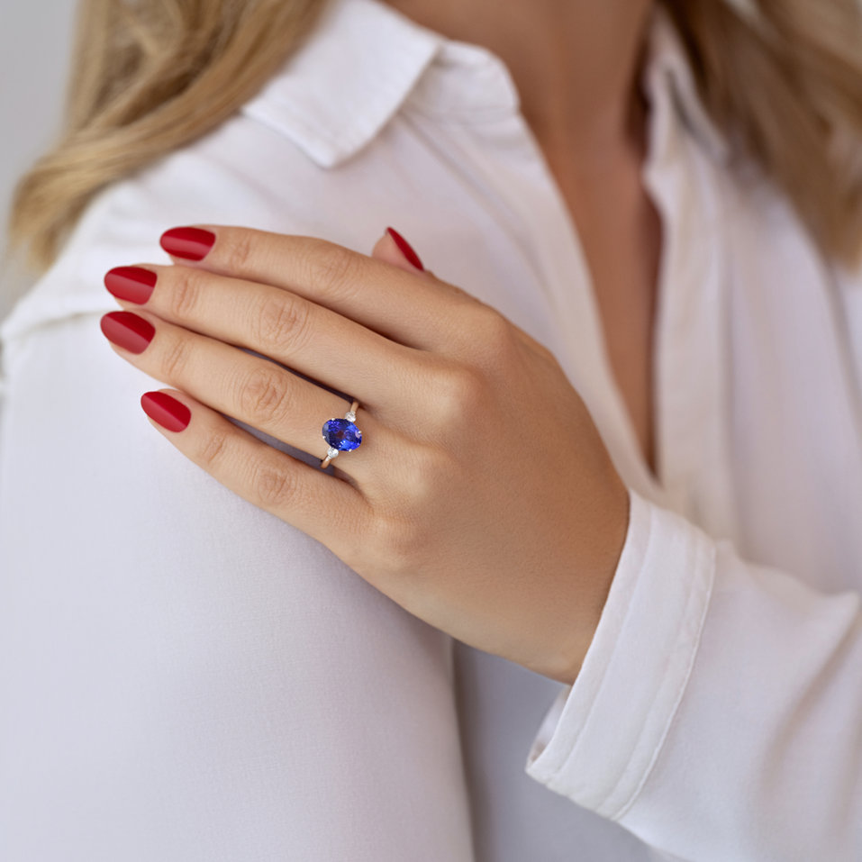 Diamond ring with Tanzanite Marina Bay