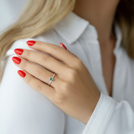 Diamond ring with Garnet Elliptical perfection