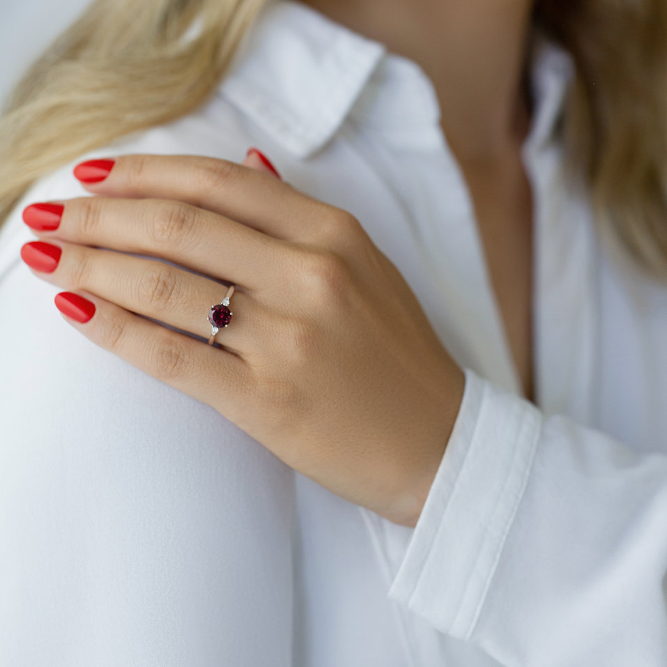 Diamond ring with Rhodolite Royal Oasis