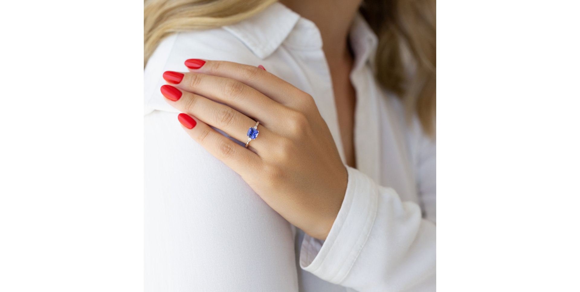 Diamond ring with Topaz Marigold