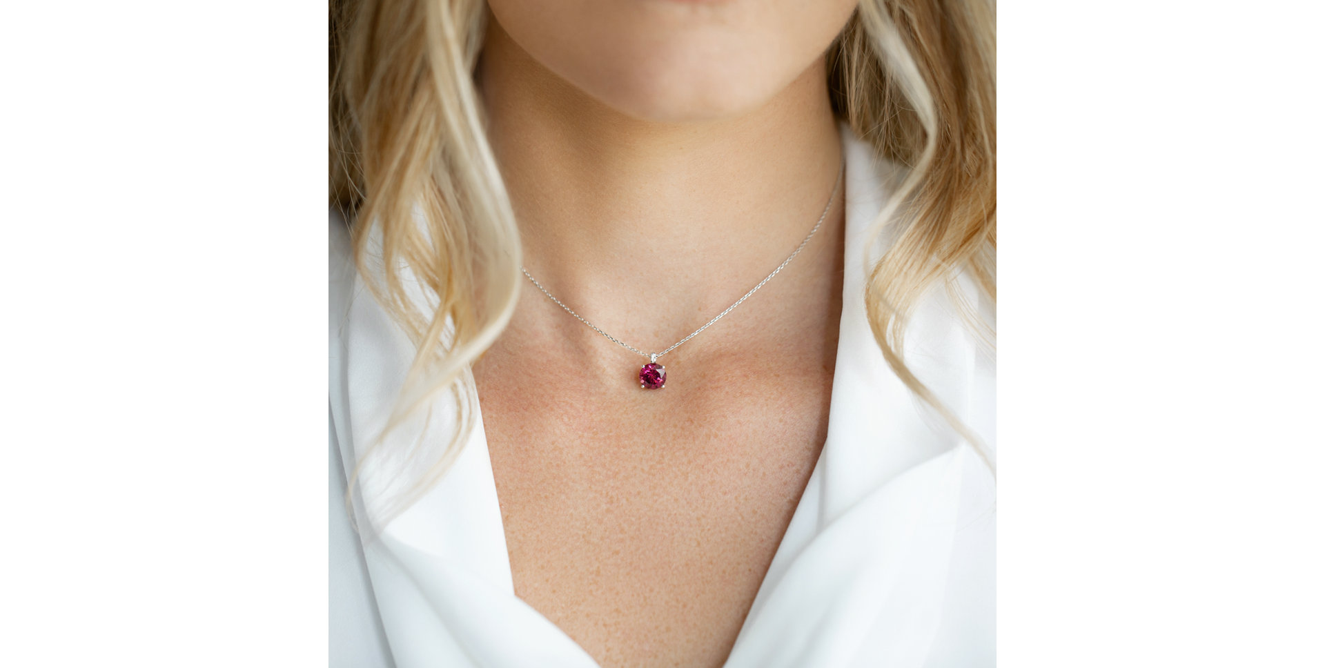 Diamond necklace with Rhodolite Bethy