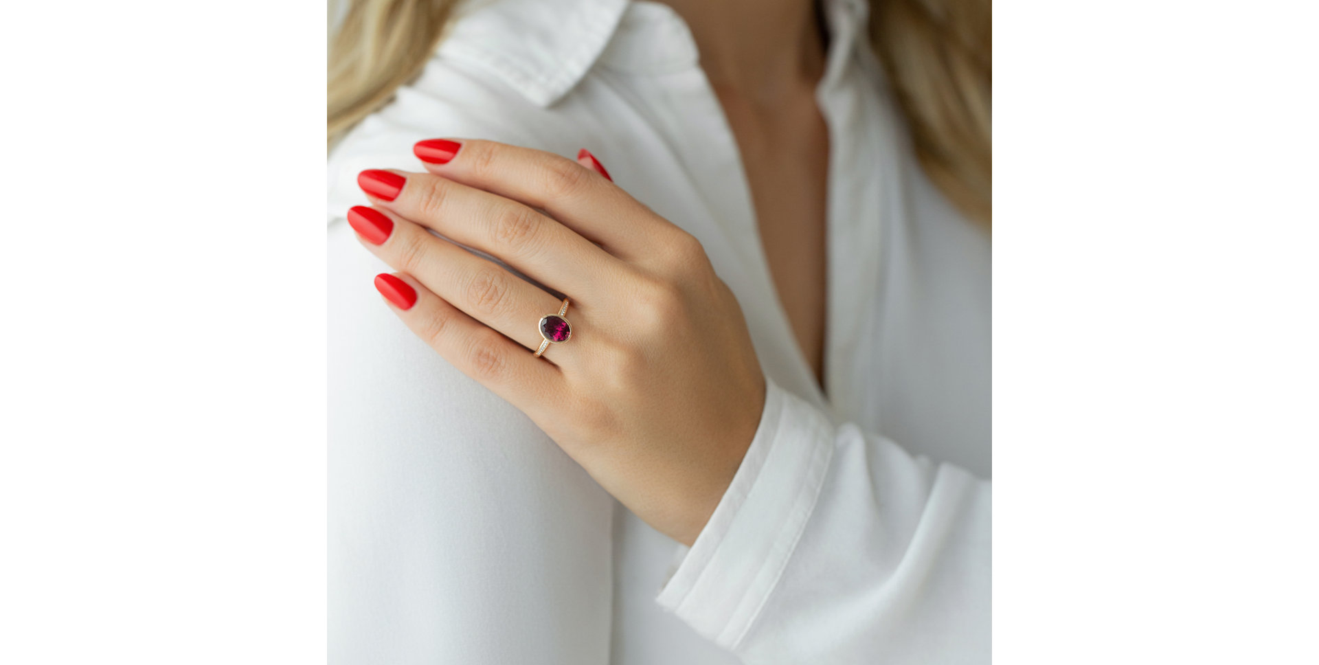 Diamond ring with Rhodolite Eliptical Perfection