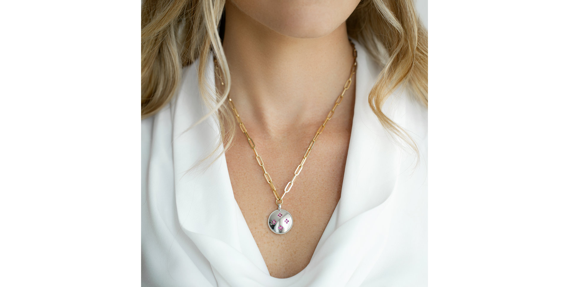 Necklace with Sapphire Lavinia