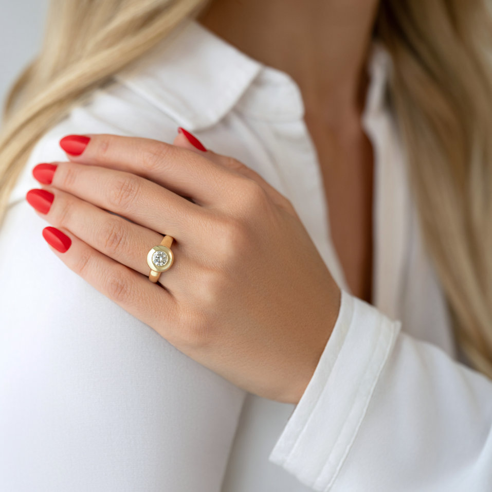 Diamond ring Circle of Light