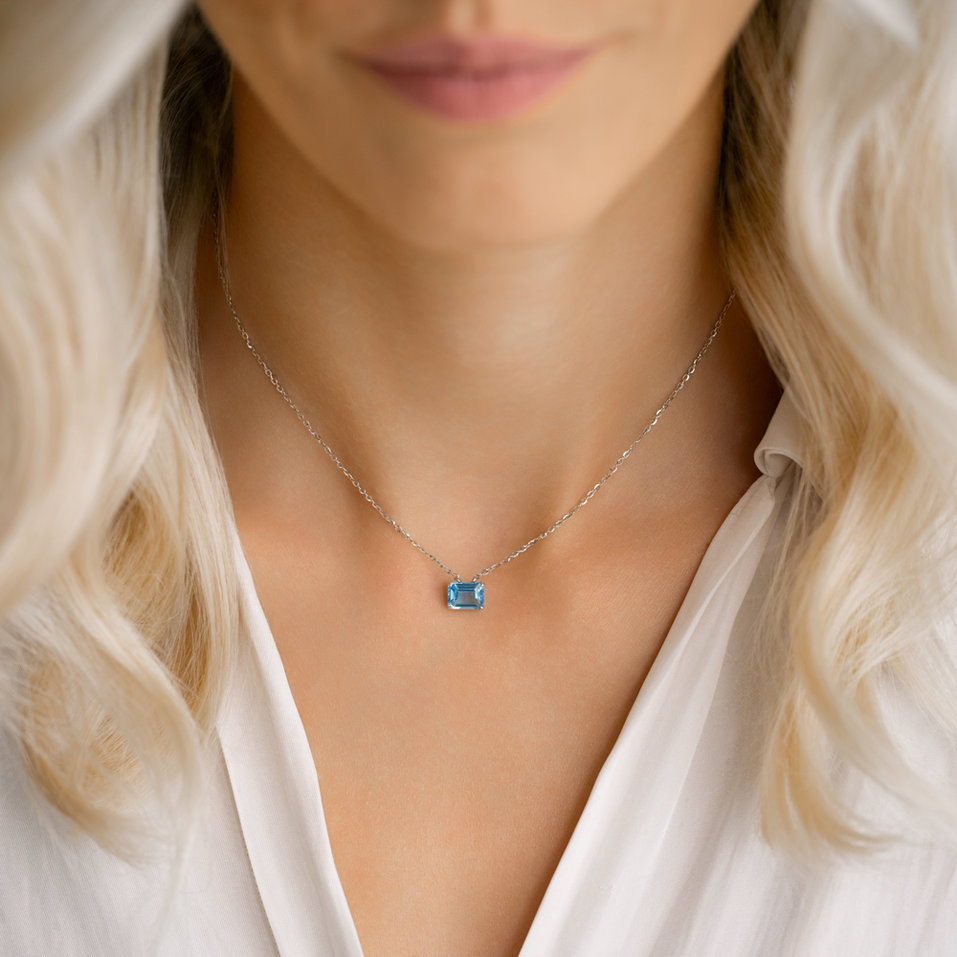 Necklace with Topaz Vaeloria