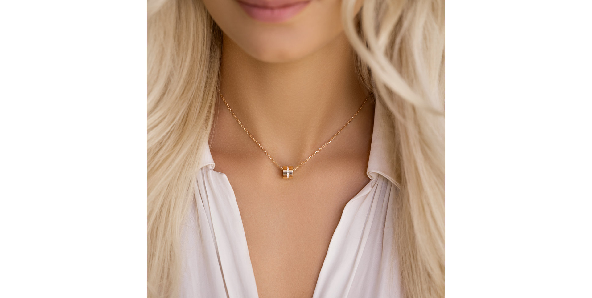 Diamond necklace Line of Clarity
