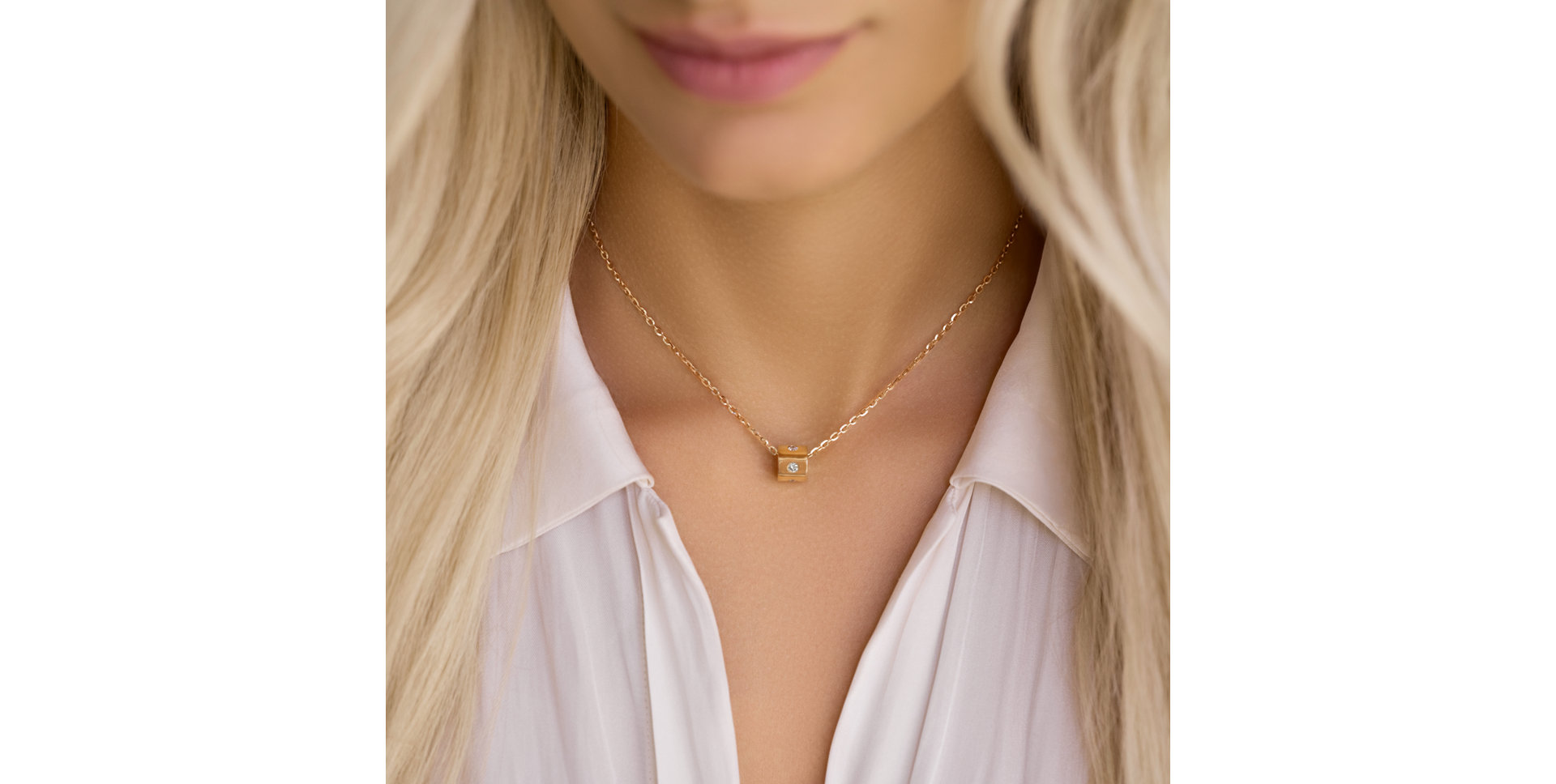 Diamond necklace Glittering Line