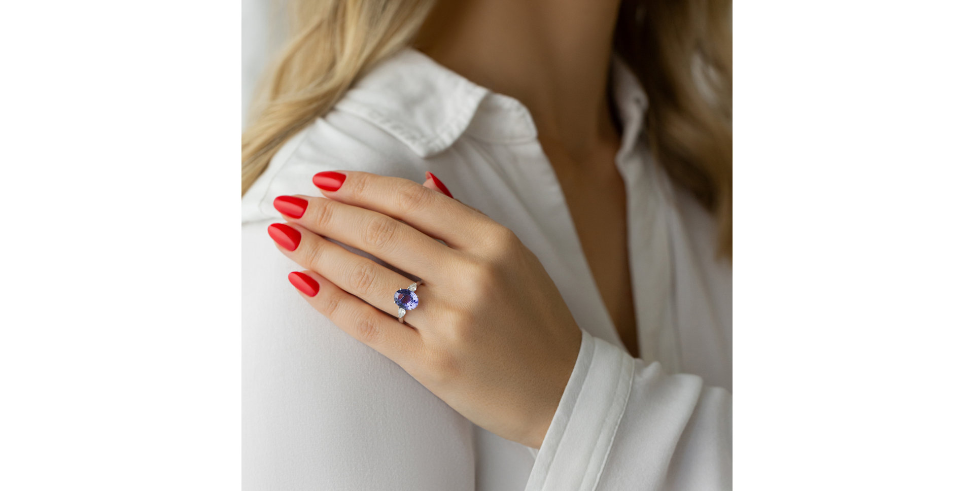 Diamond ring with Tanzanite Fiona
