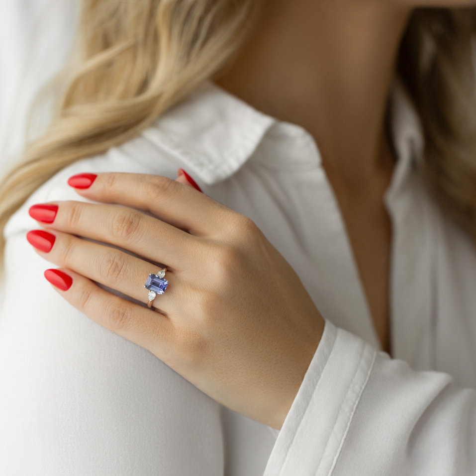 Diamond ring with Tanzanite Royal Cordelia