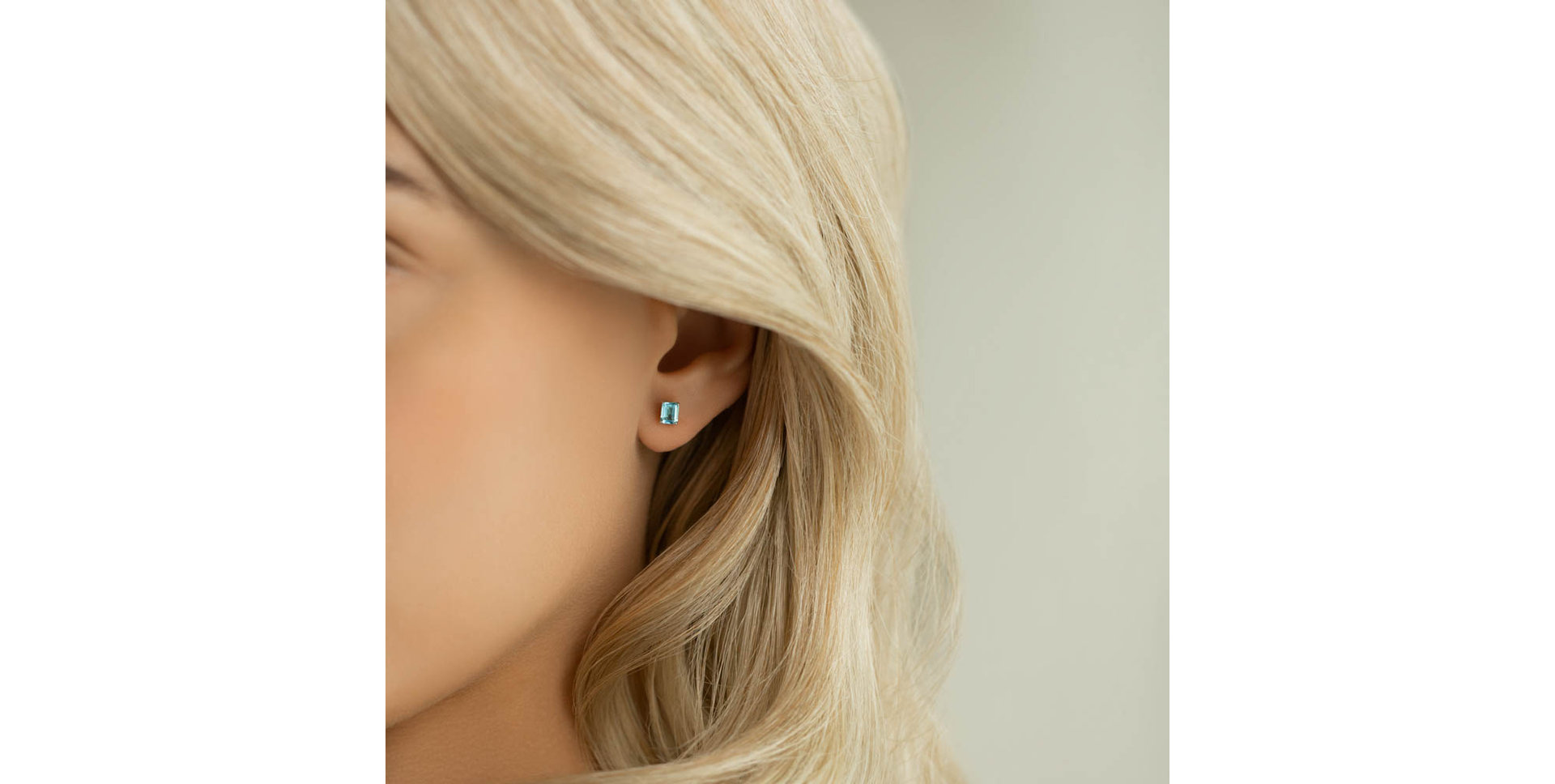 Earrings with Emerald Thostra