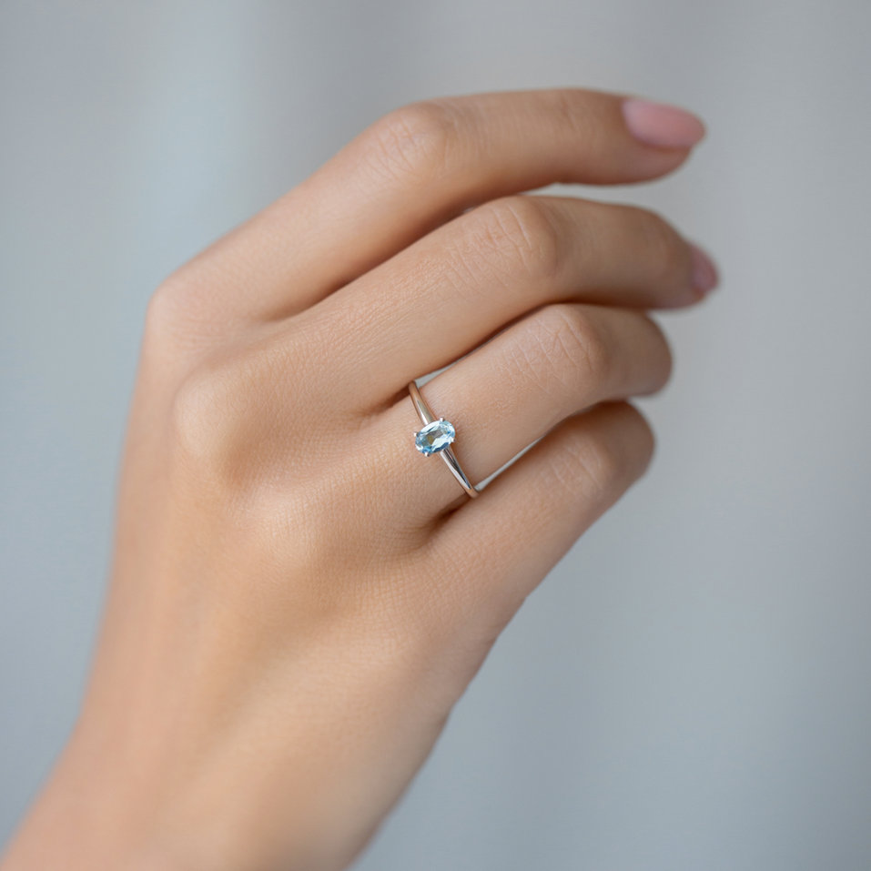 Ring with Emerald Mystic Light