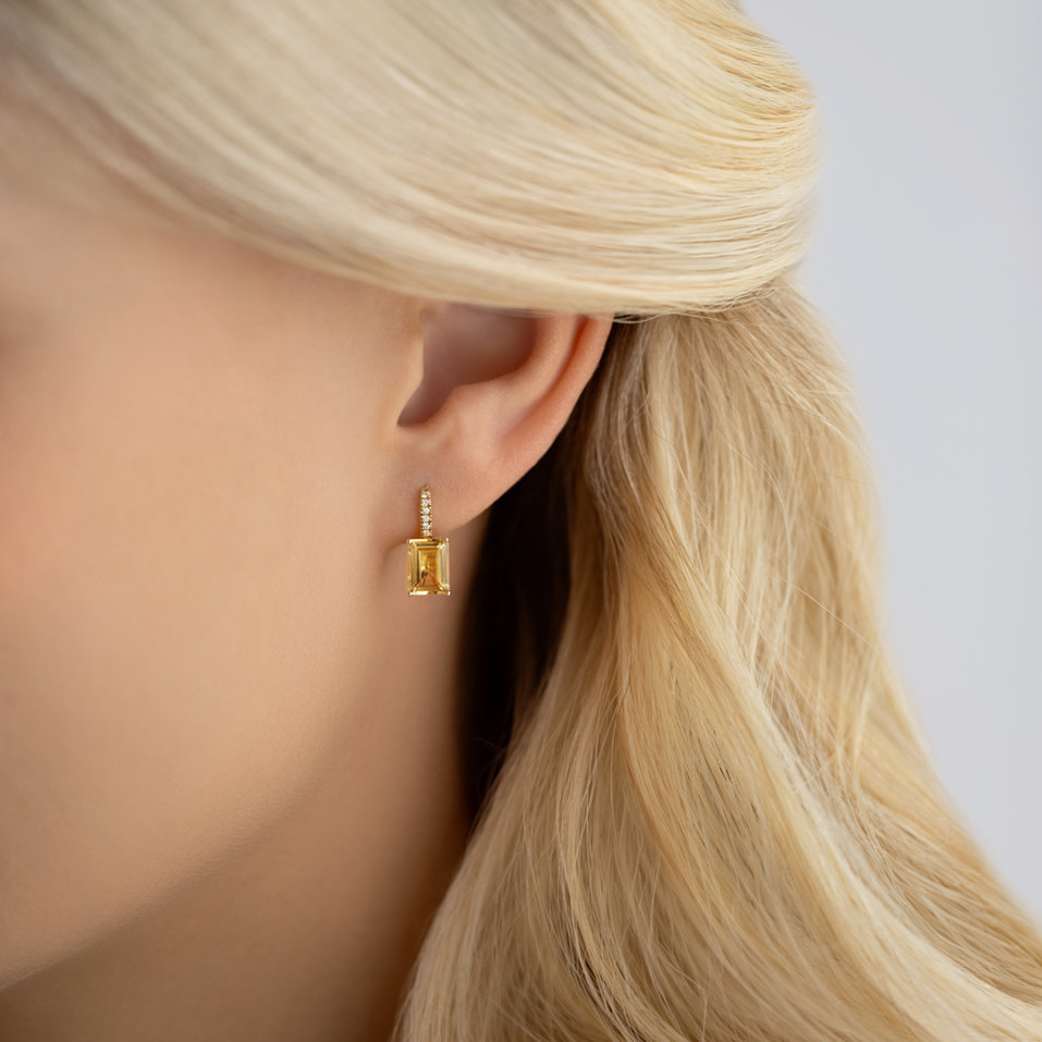 Diamond earrings with Topaz Mireth