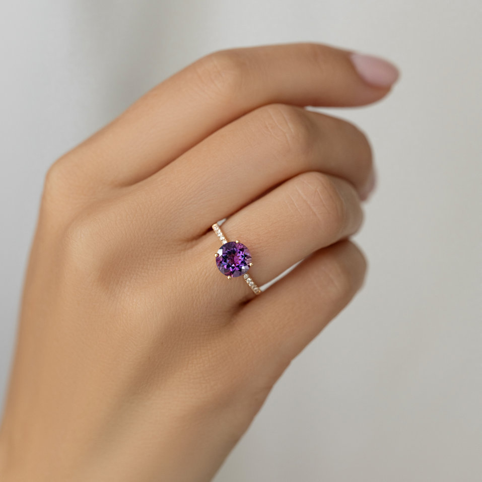 Diamond ring with Amethyst Zorabelle