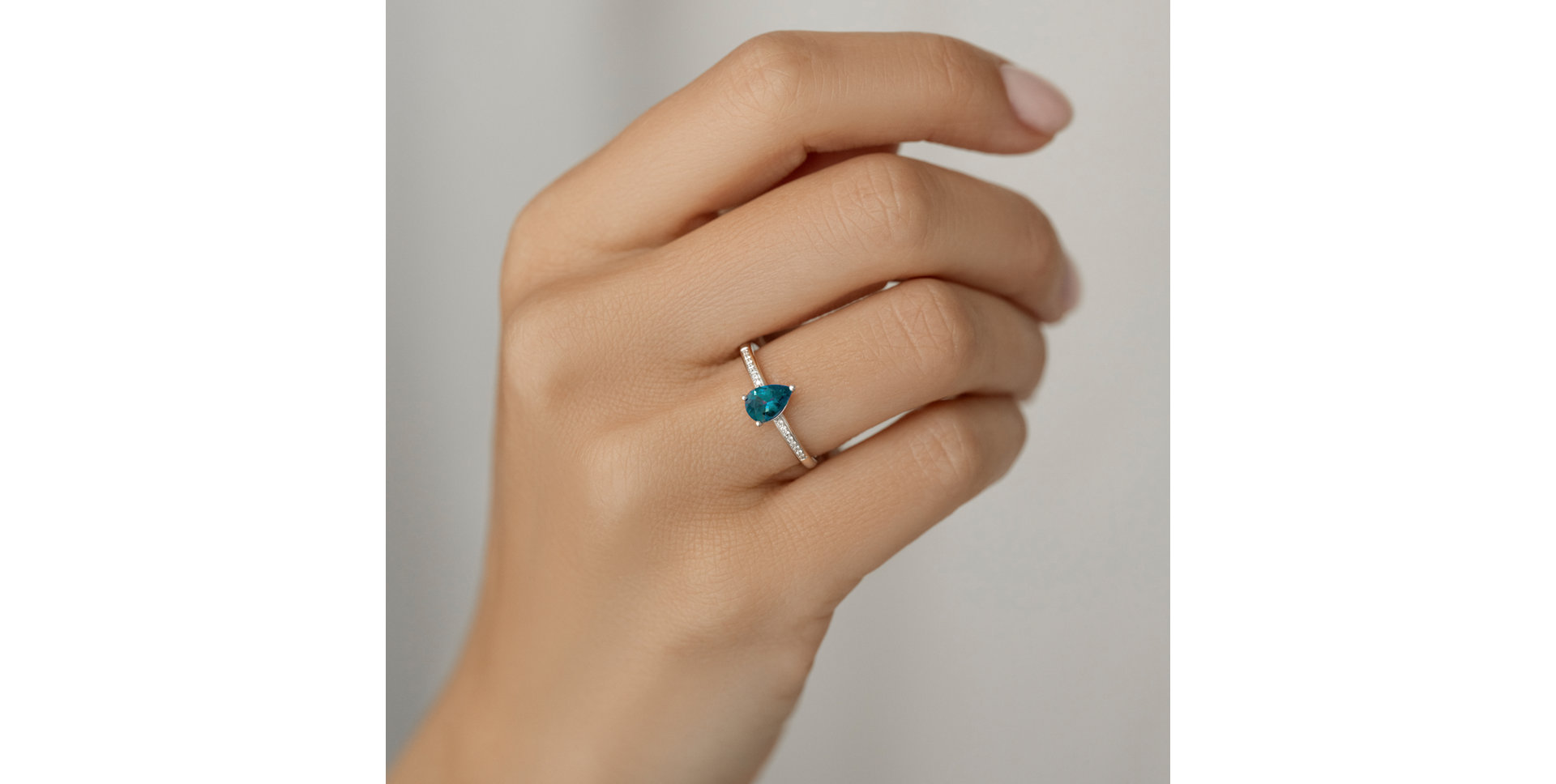 Diamond ring with Peridot Teardrop