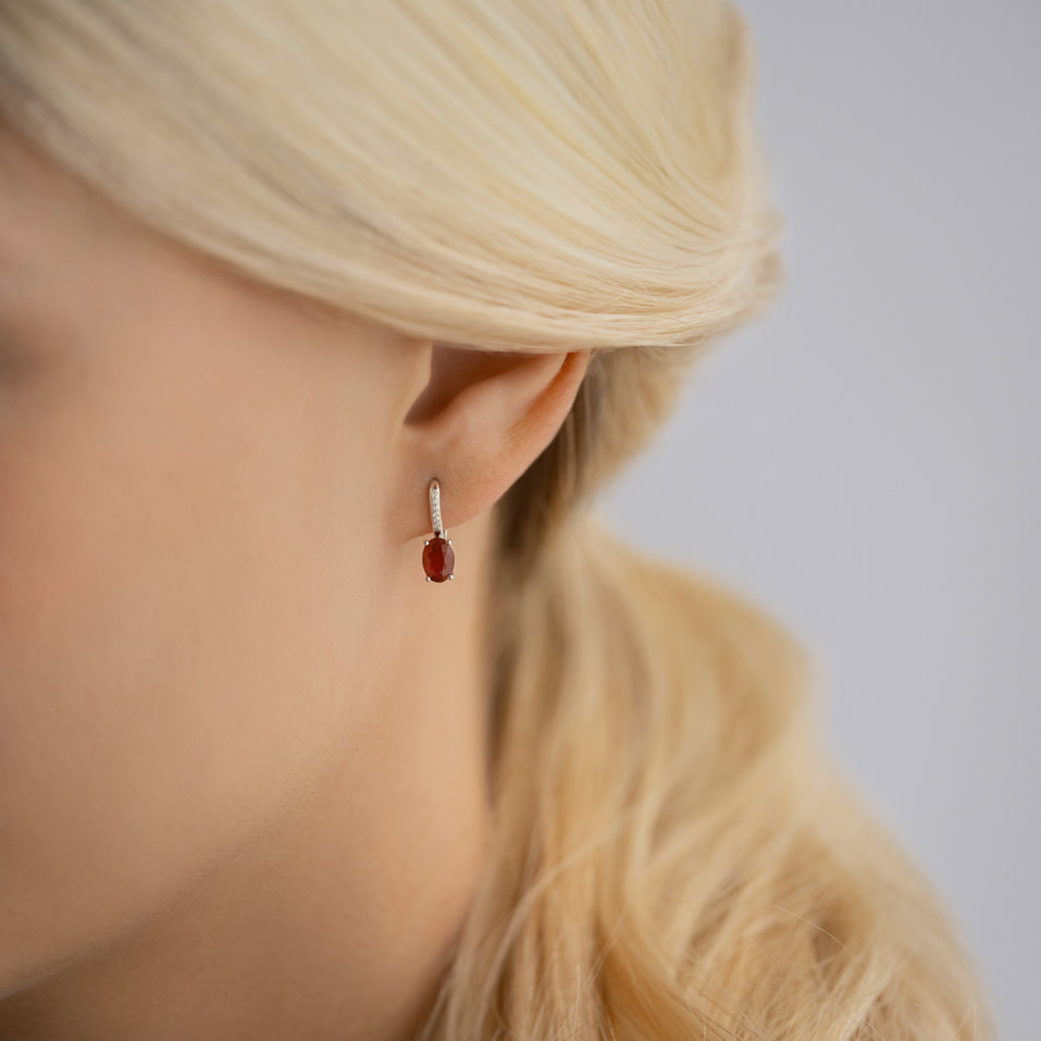 Diamond earrings with Rhodolite Lauriene