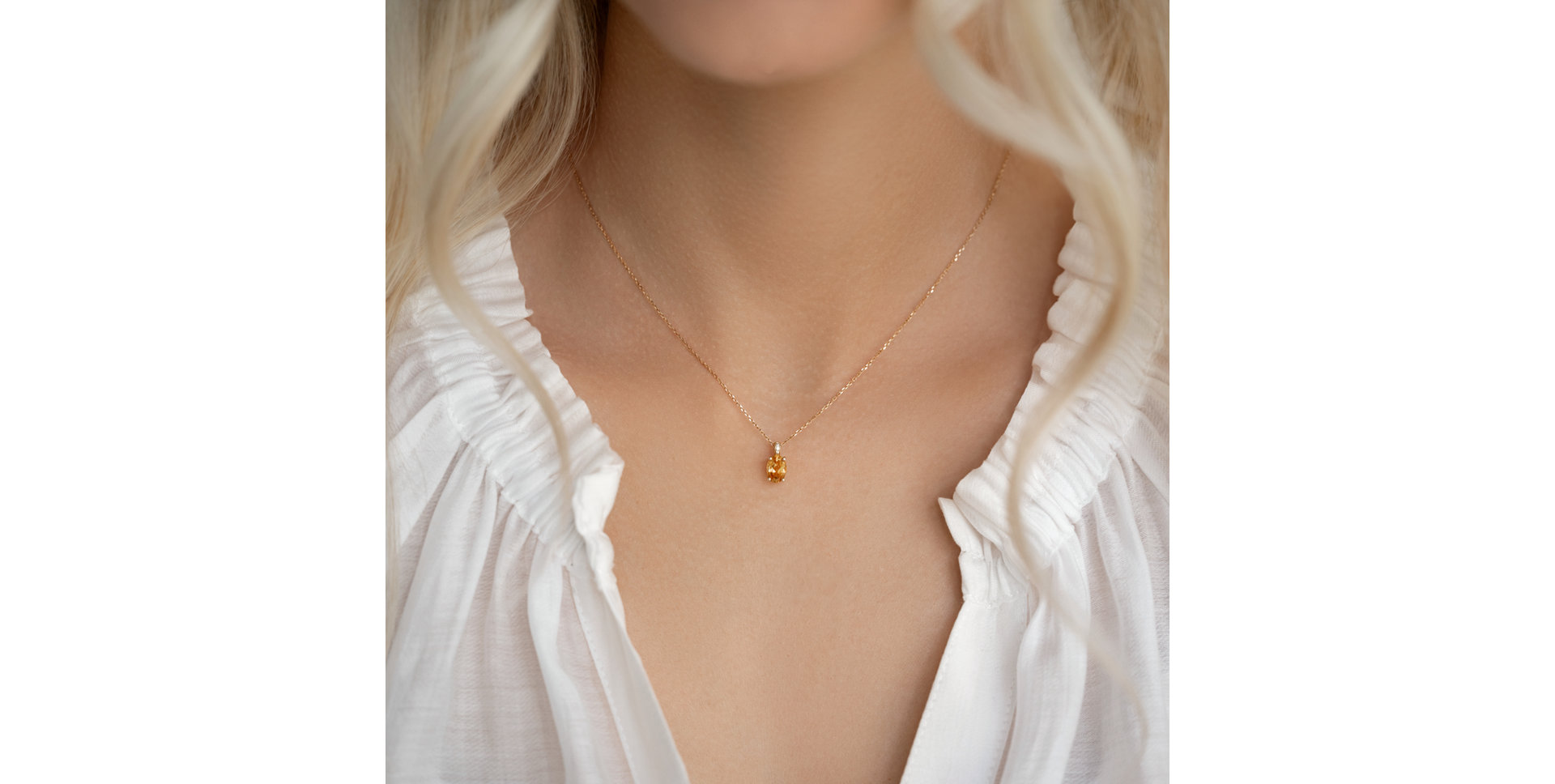 Diamond necklace with Topaz Lauriene