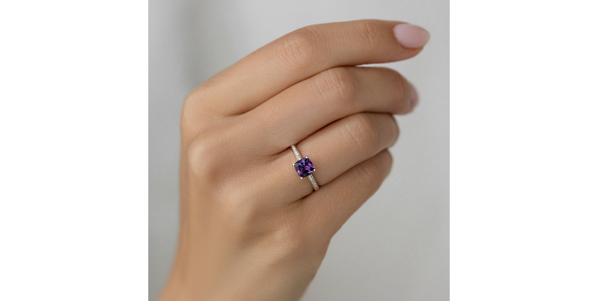 Diamond ring with Topaz Melody Symphony