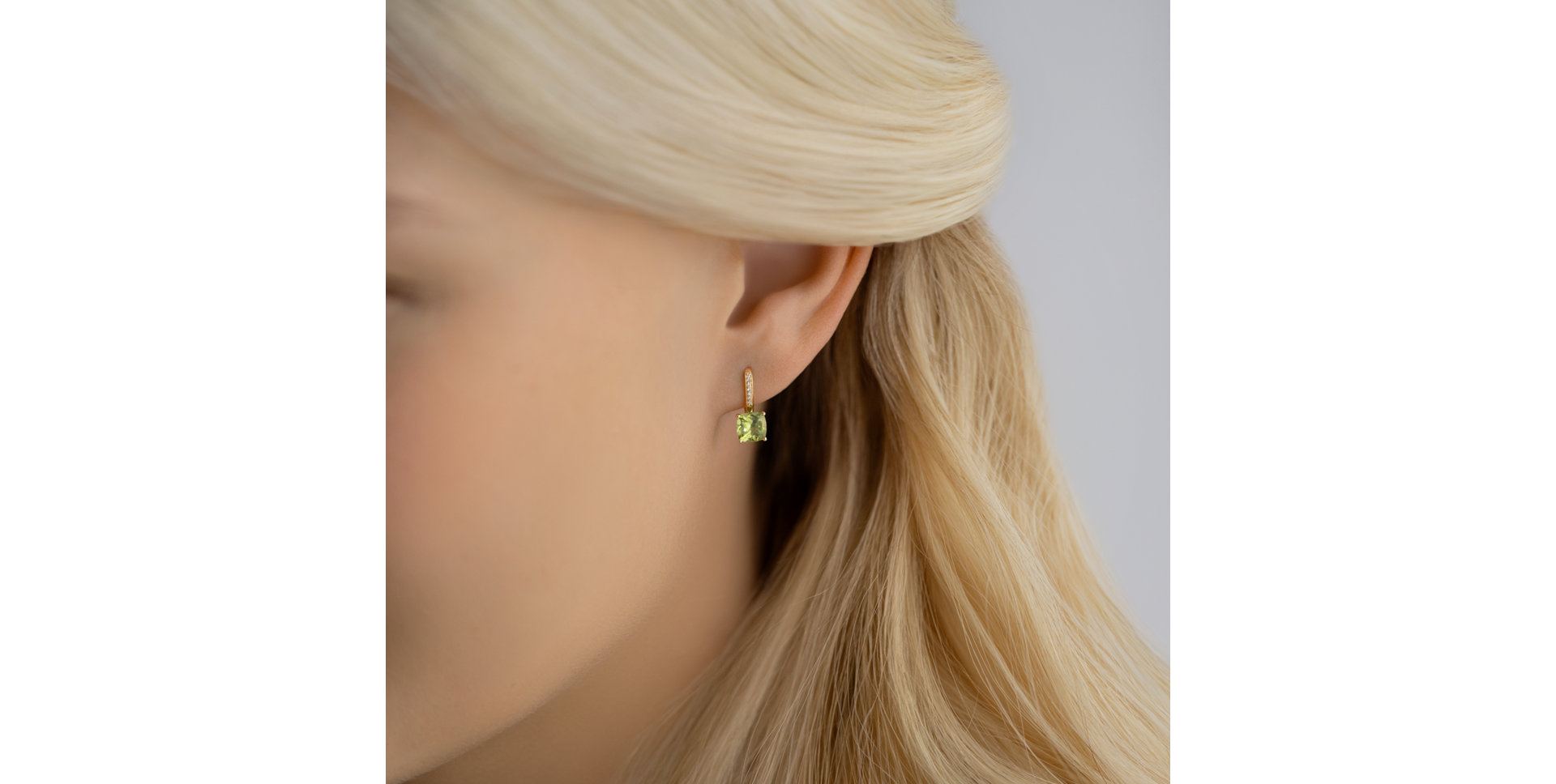 Diamond earrings with Topaz Calypso