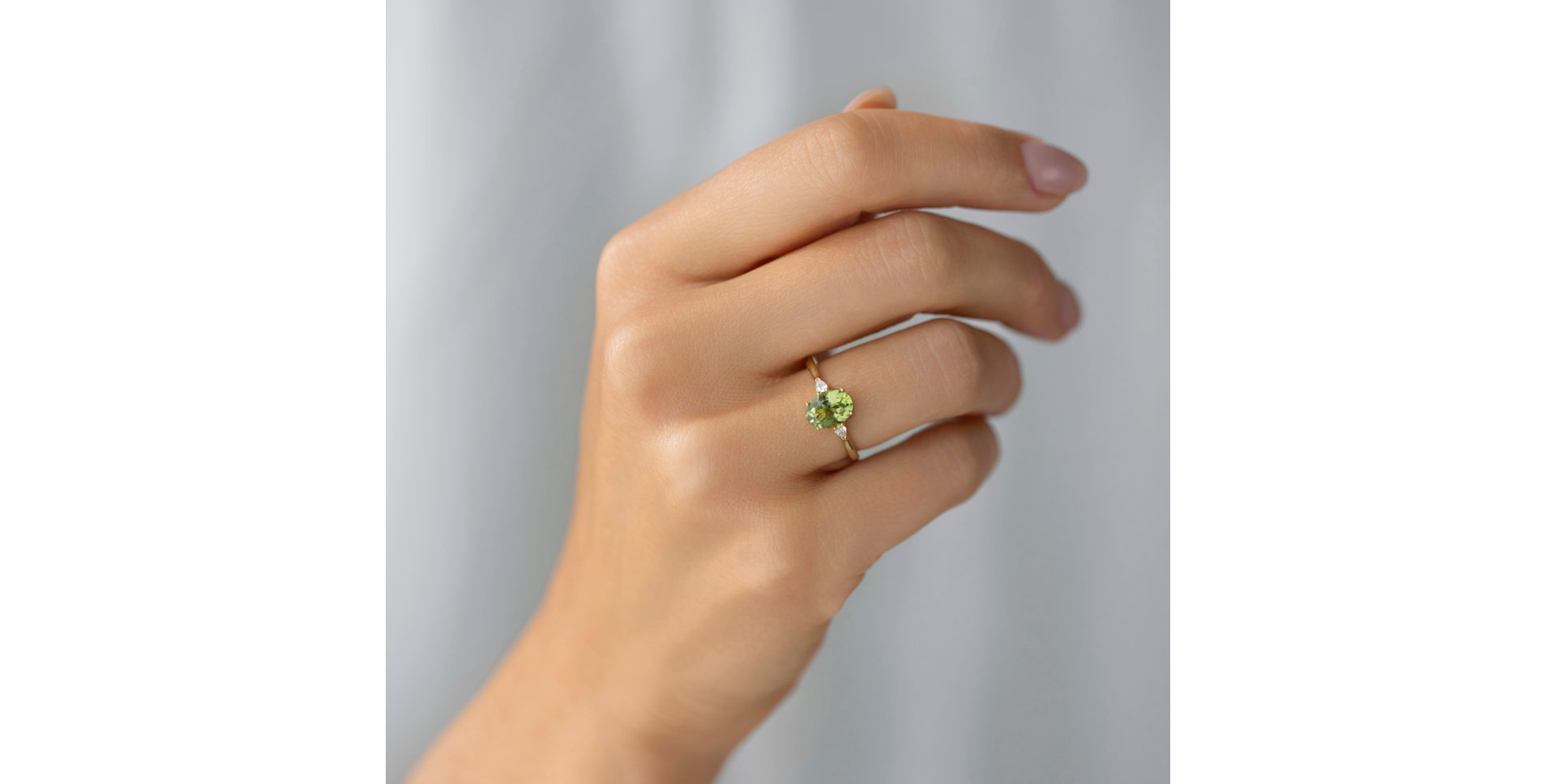 Diamond ring with Peridote Annelise