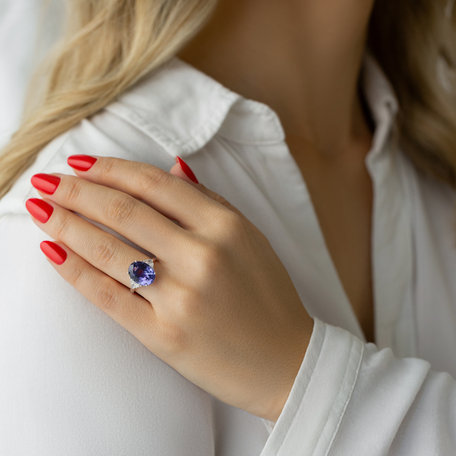 Diamond ring with Tanzanite Terry
