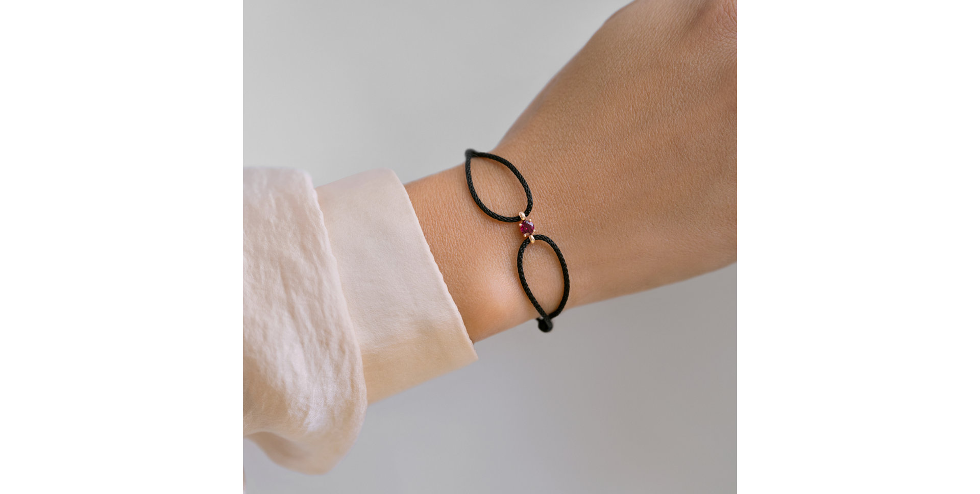 Bracelet with Rhodolite Delilah