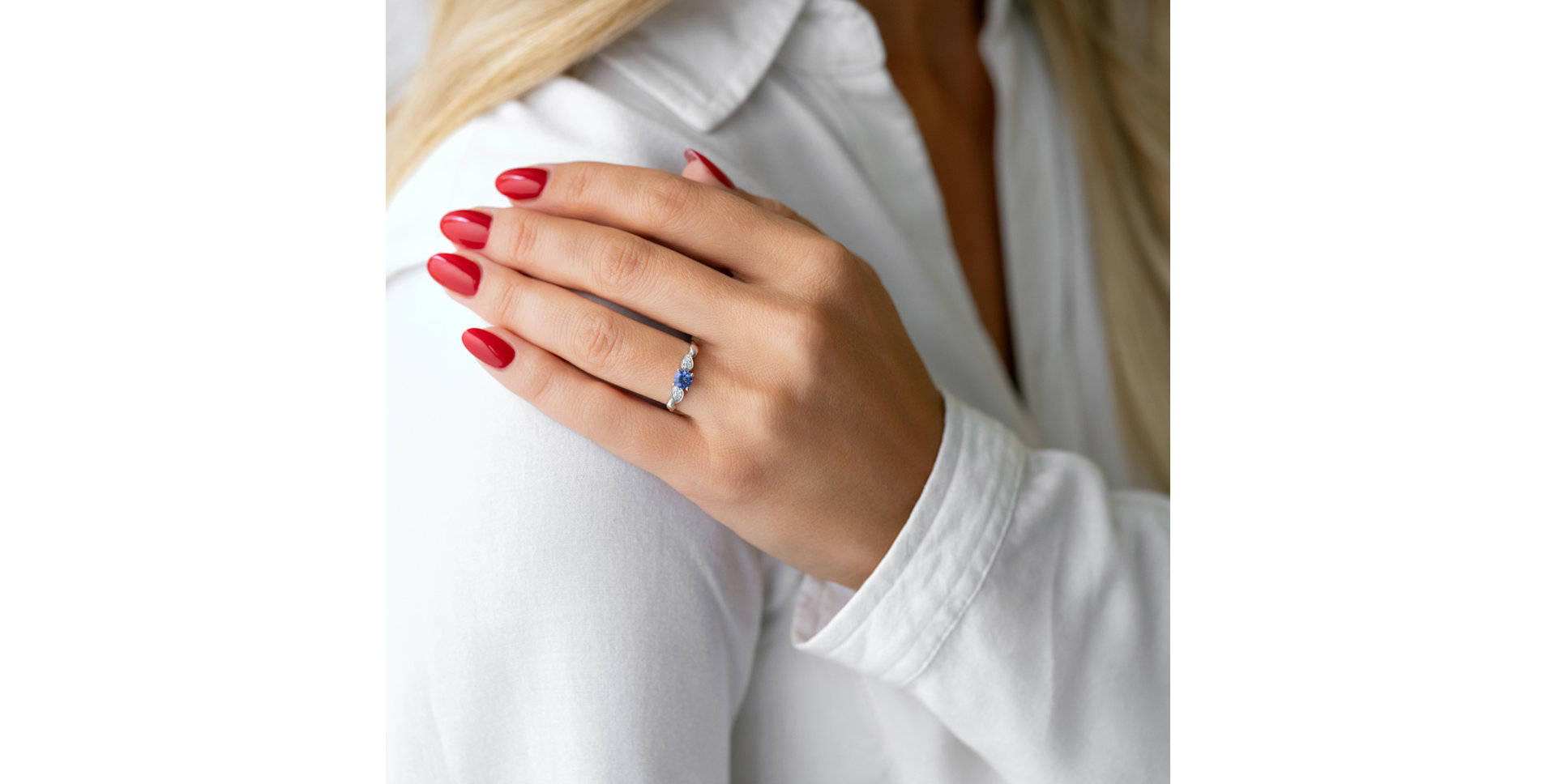Diamond ring with Tanzanite Crispin