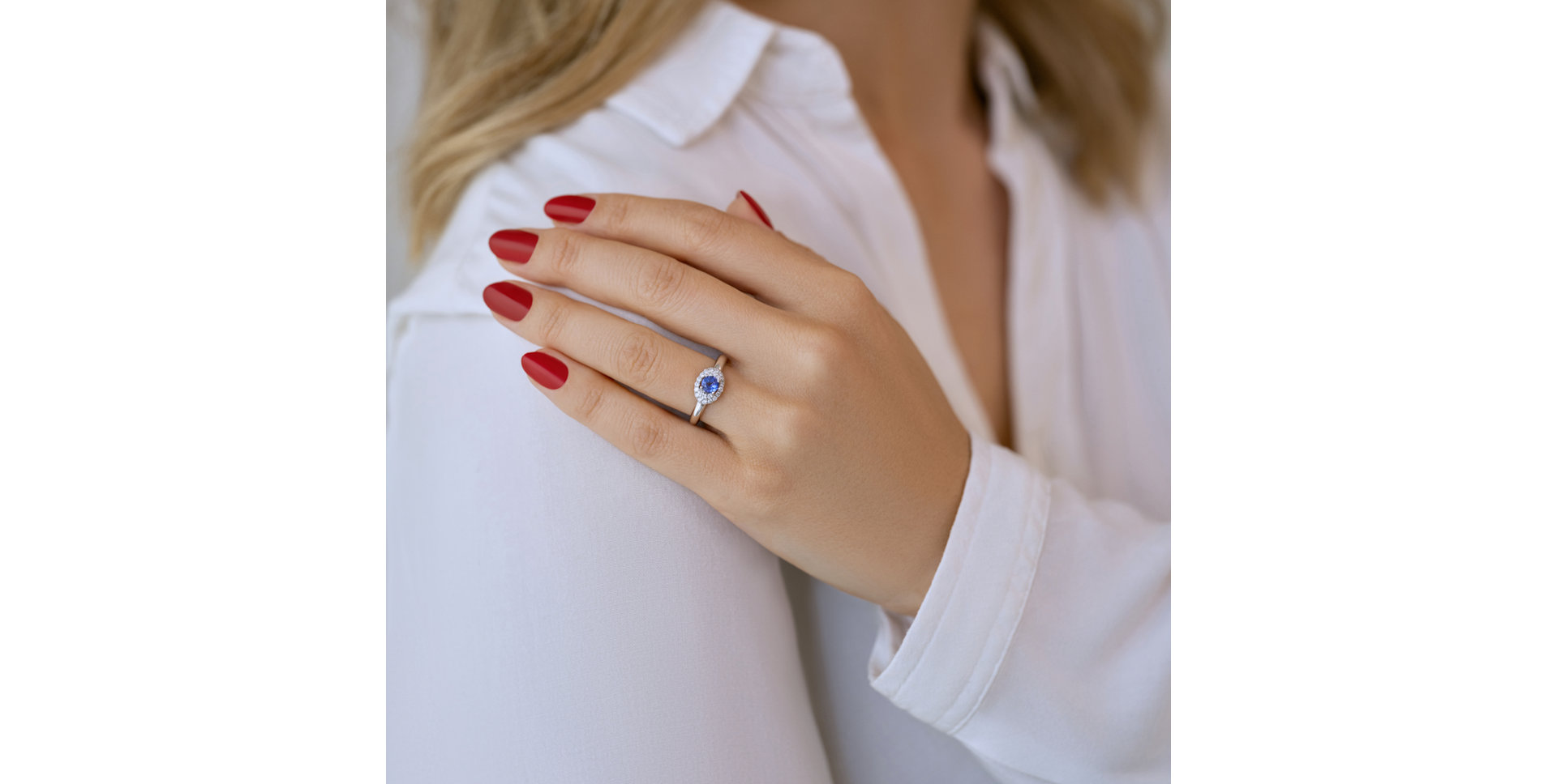 Diamond ring with Tanzanite Starlit Ocean