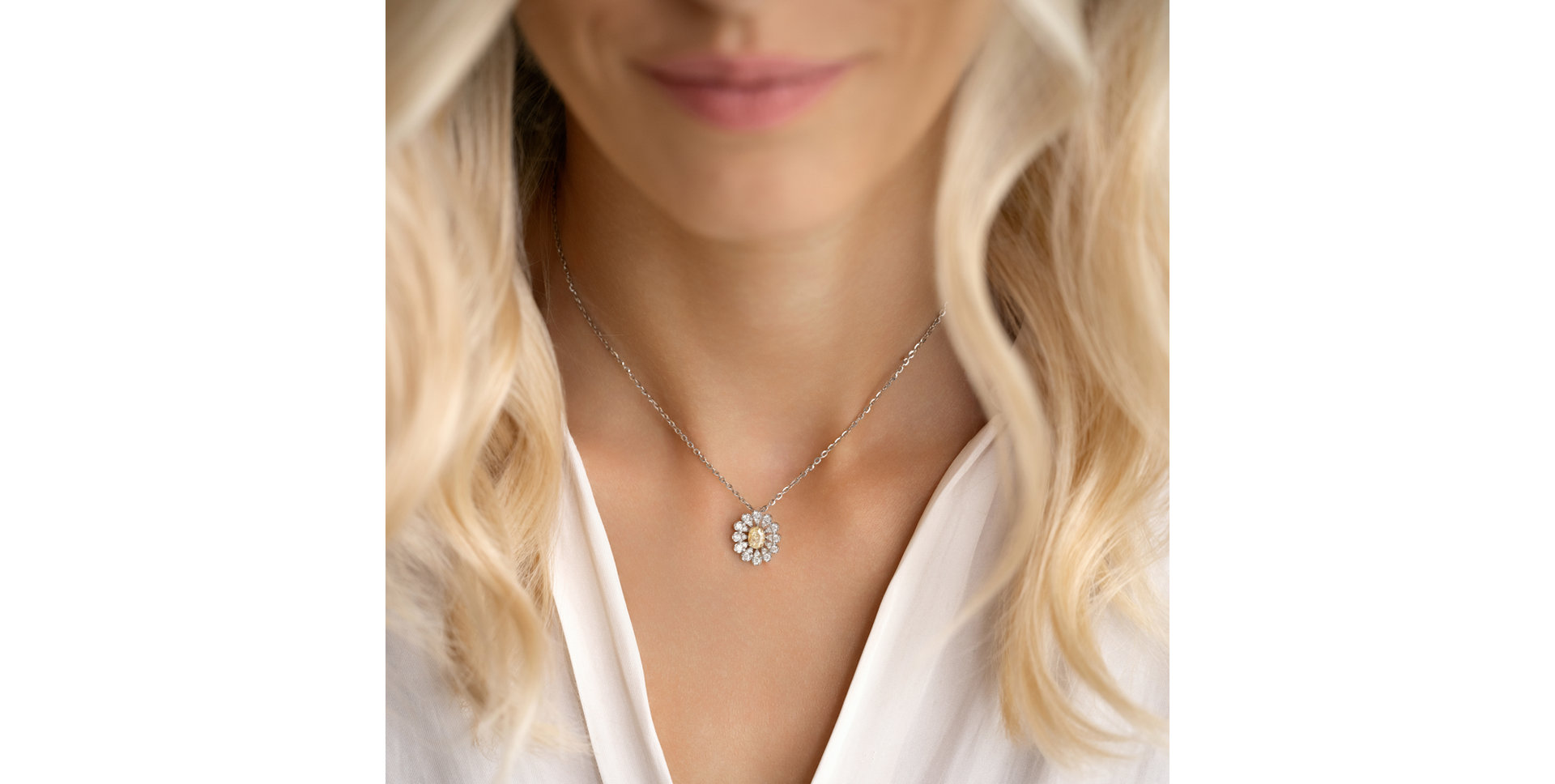 Diamond necklace Starlight Bloom
