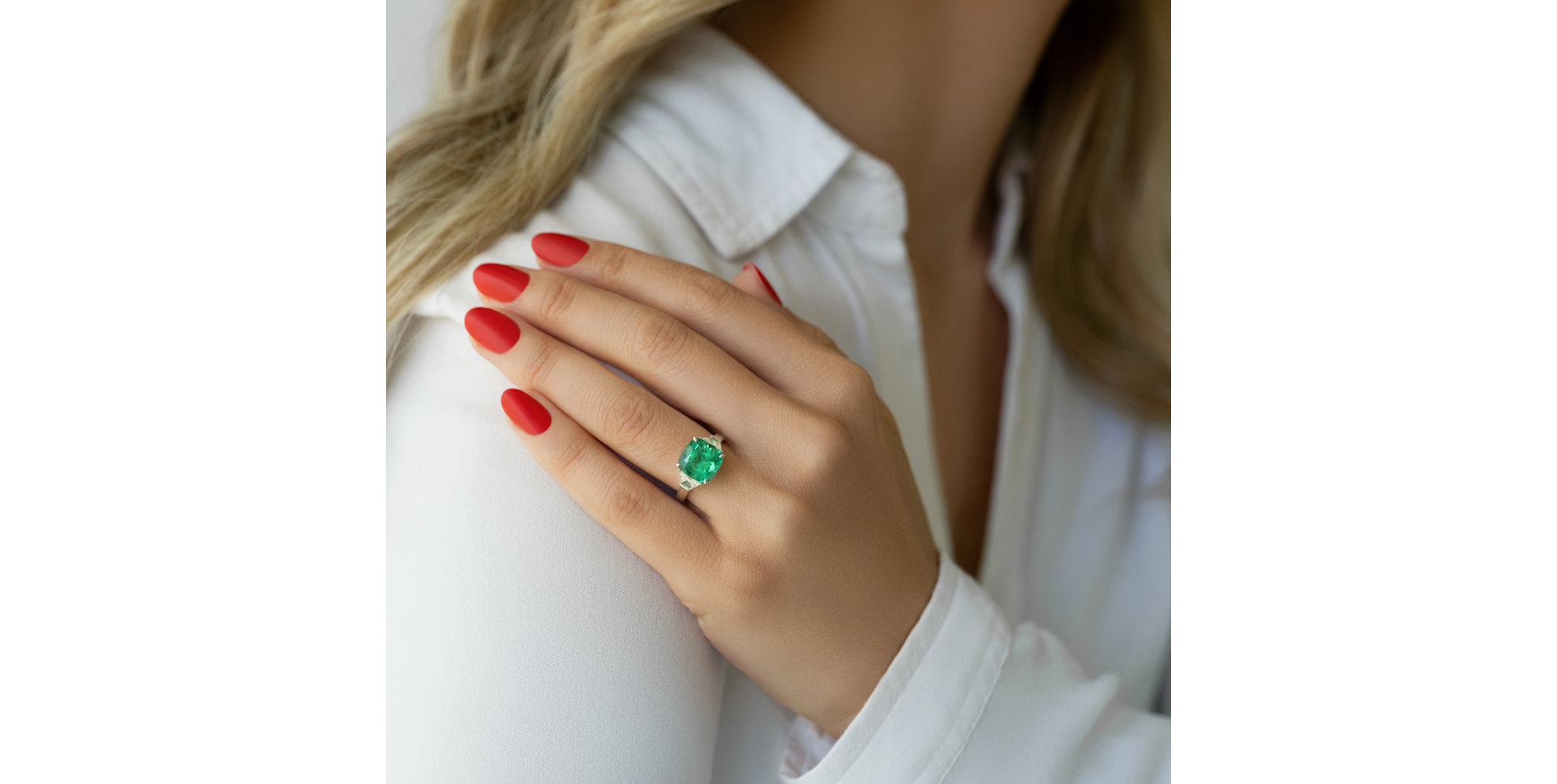 Diamond ring with Emerald Lady Emerald
