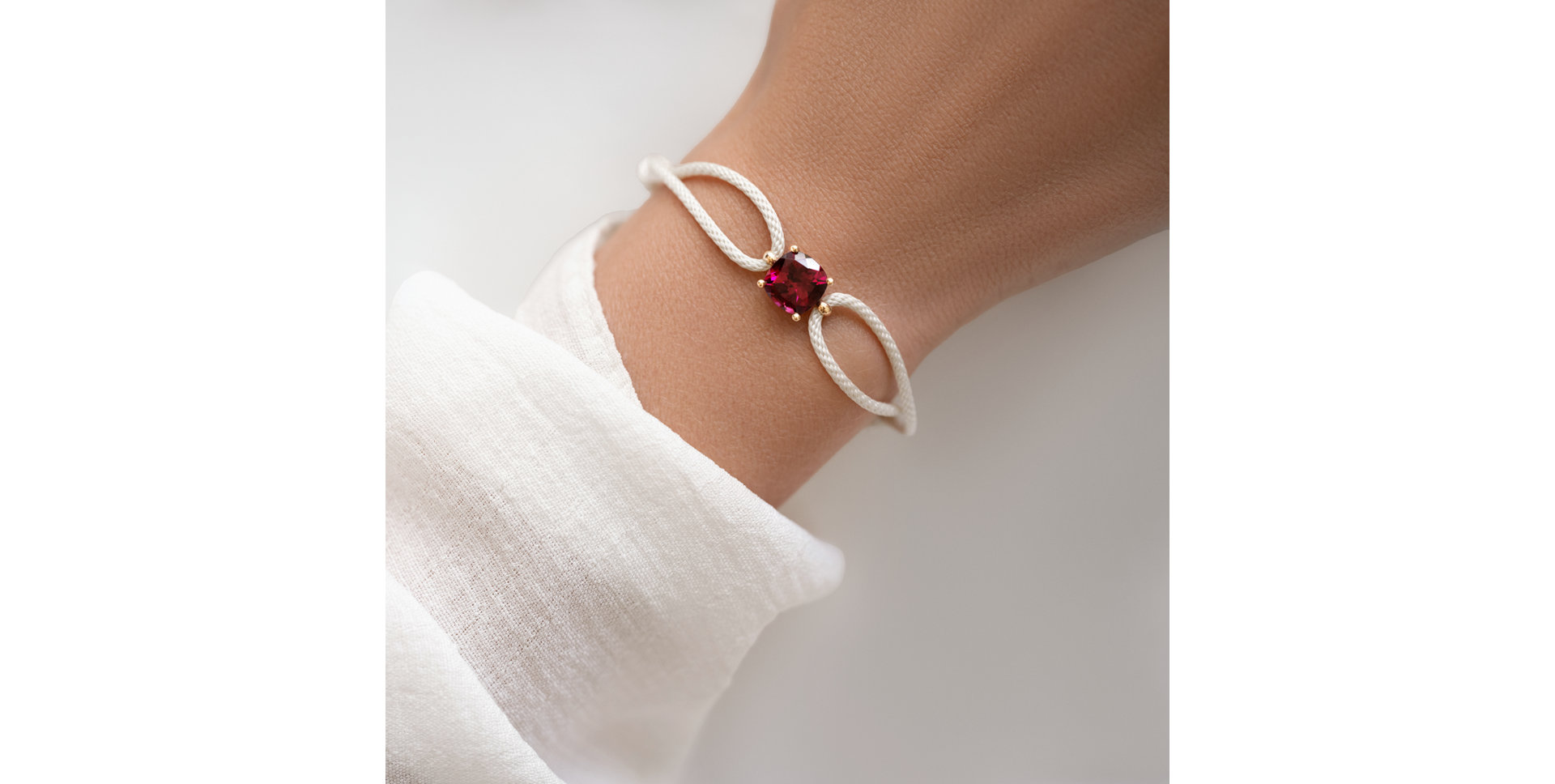 Bracelet with Topaz Faith