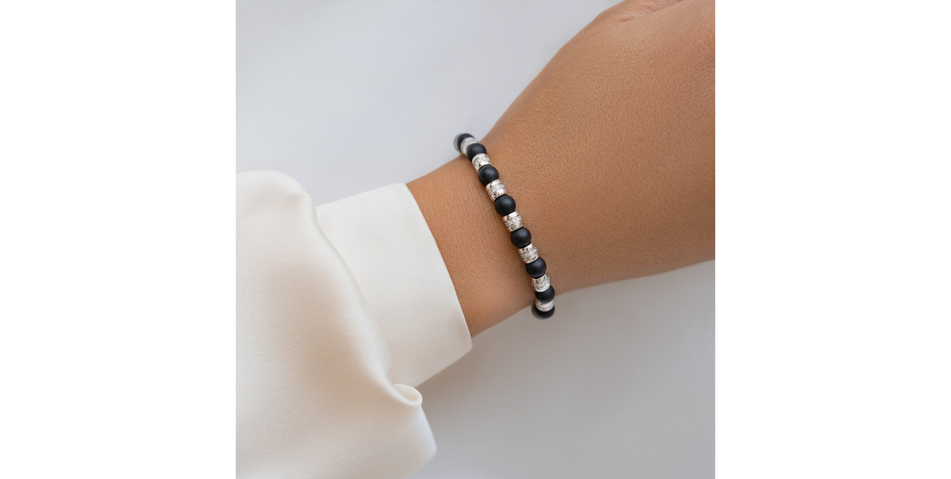 Diamond bracelet with Agates Noctrelia