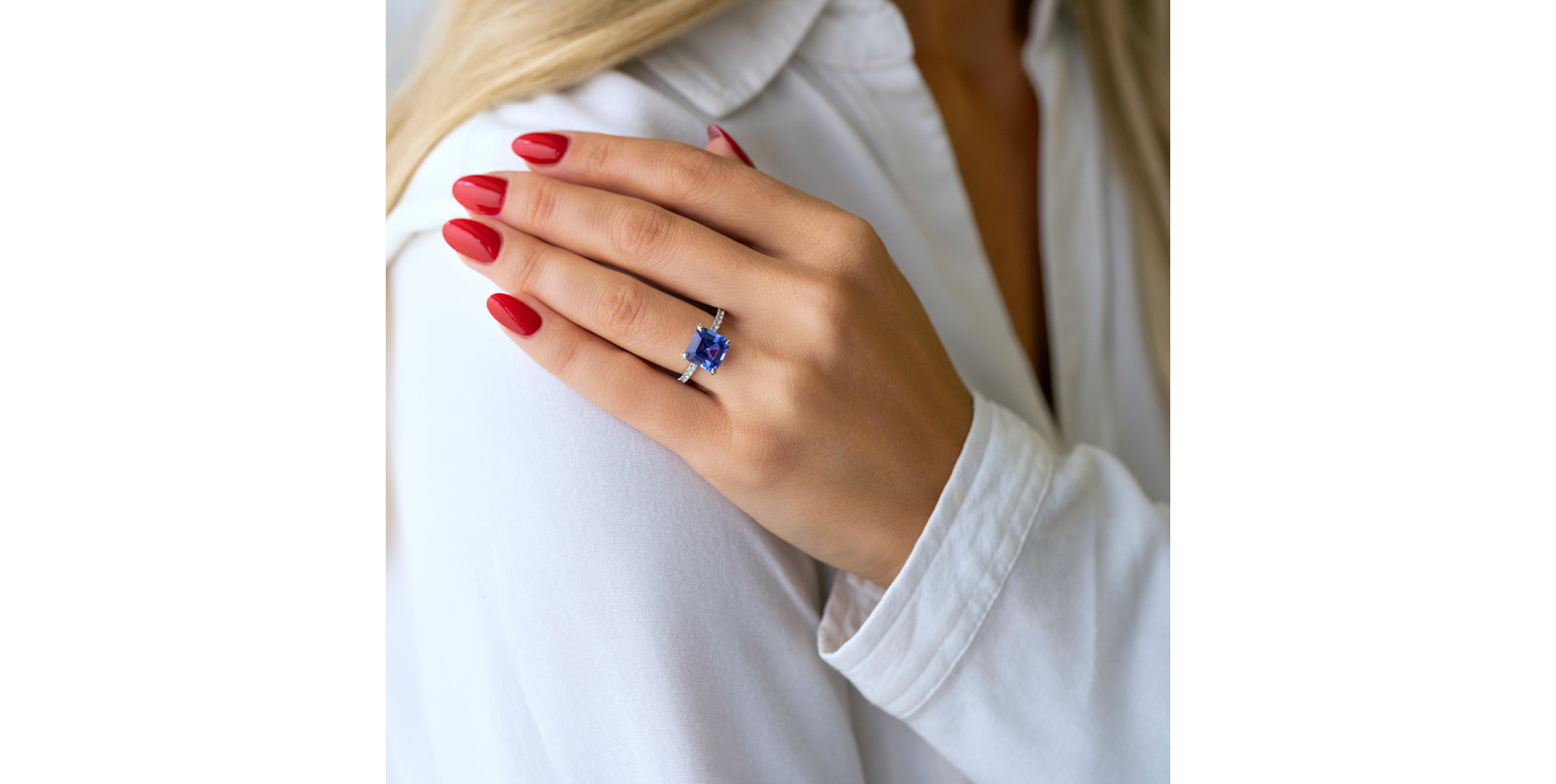 Diamond ring with Tanzanite Elfredian