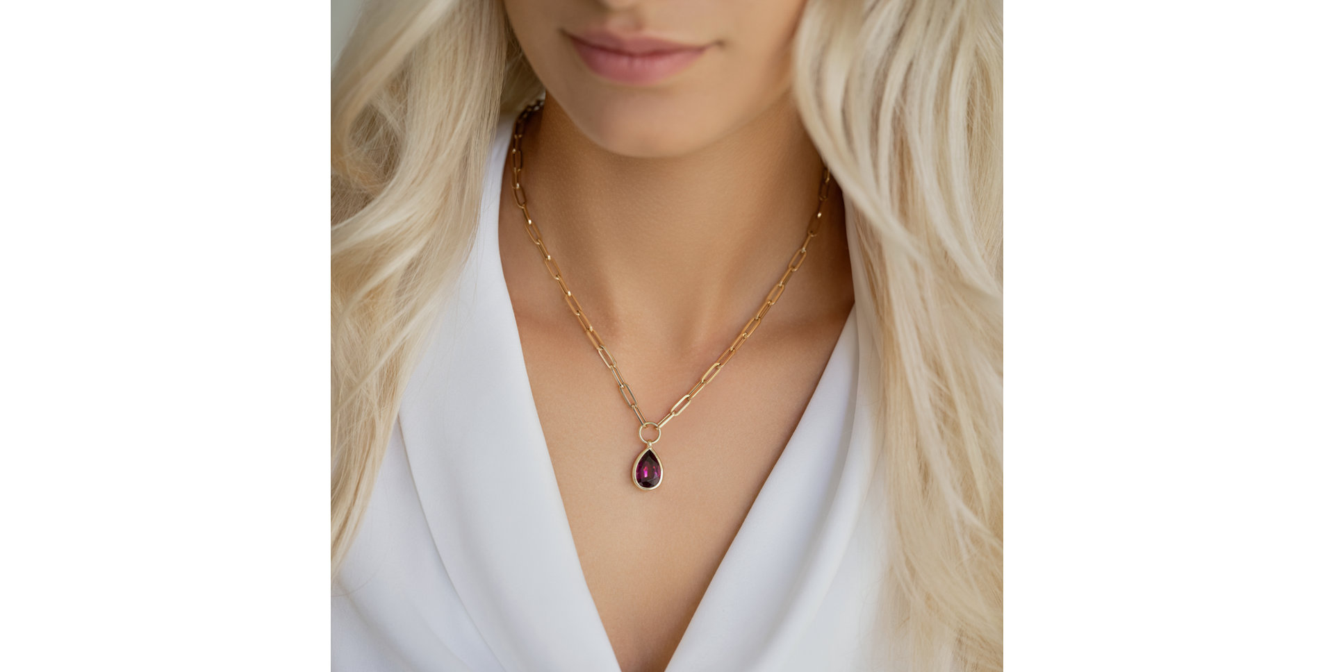 Necklace with Rhodolite Mrs.Vivienne