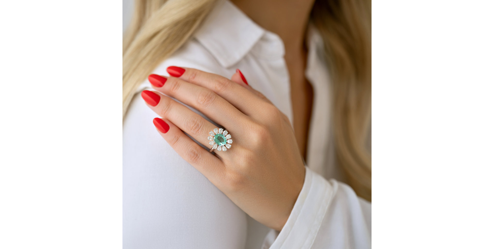 Diamond ring with Paraiba Petal of the Wind