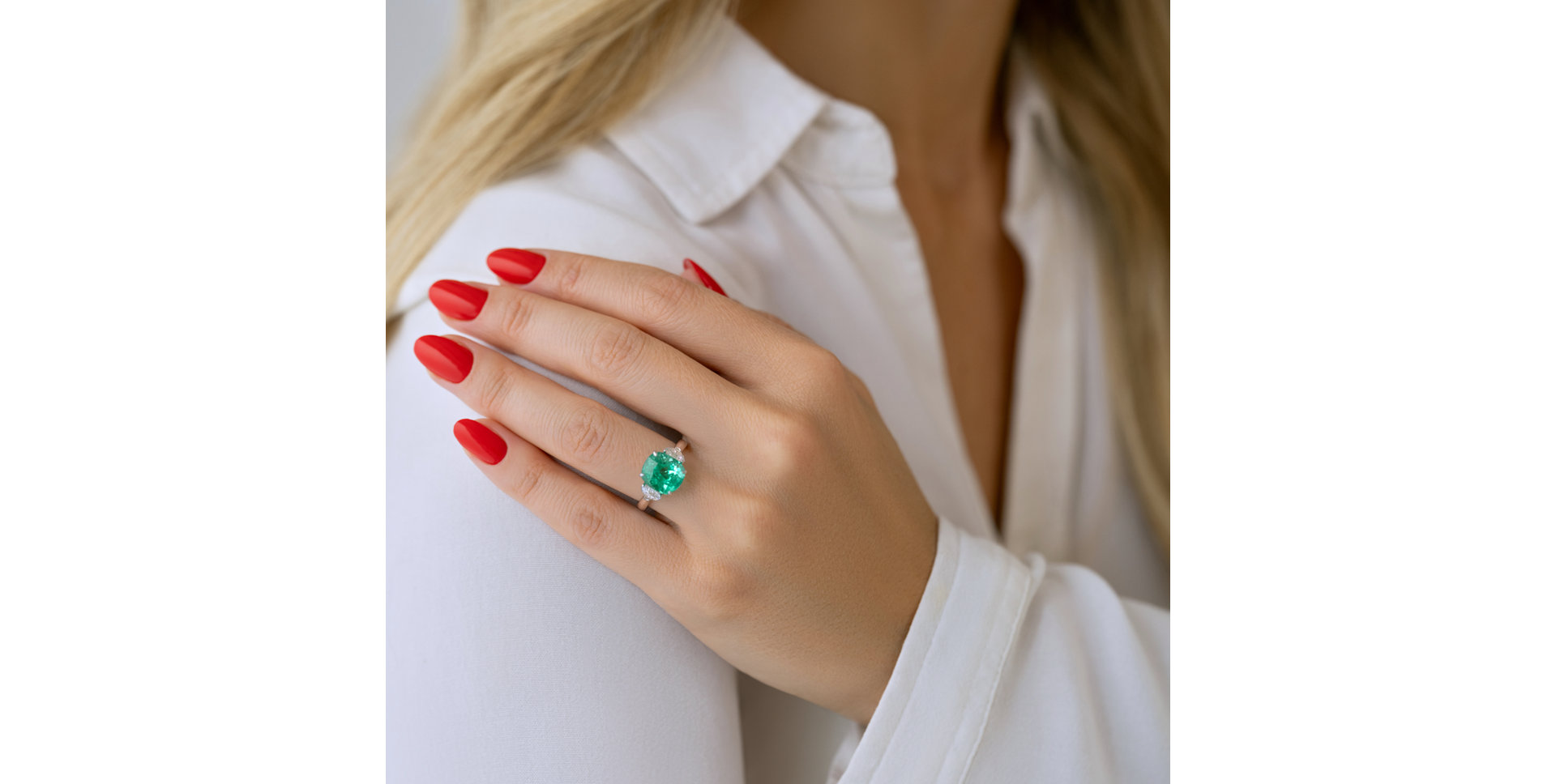 Diamond ring with Emerald Moonlit Fern