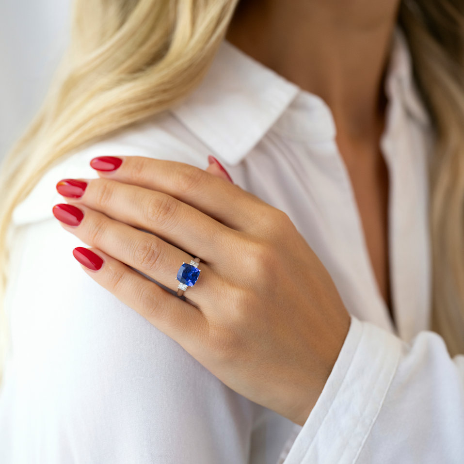 Diamond ring with Tanzanite Everspell