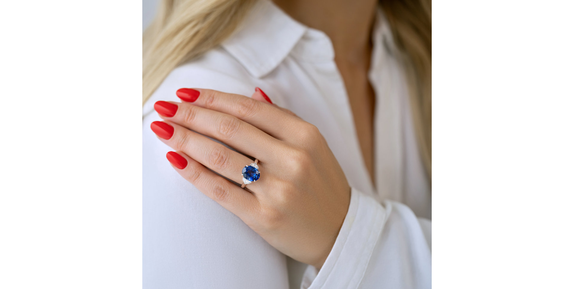 Diamond ring with Sapphire Dravyn