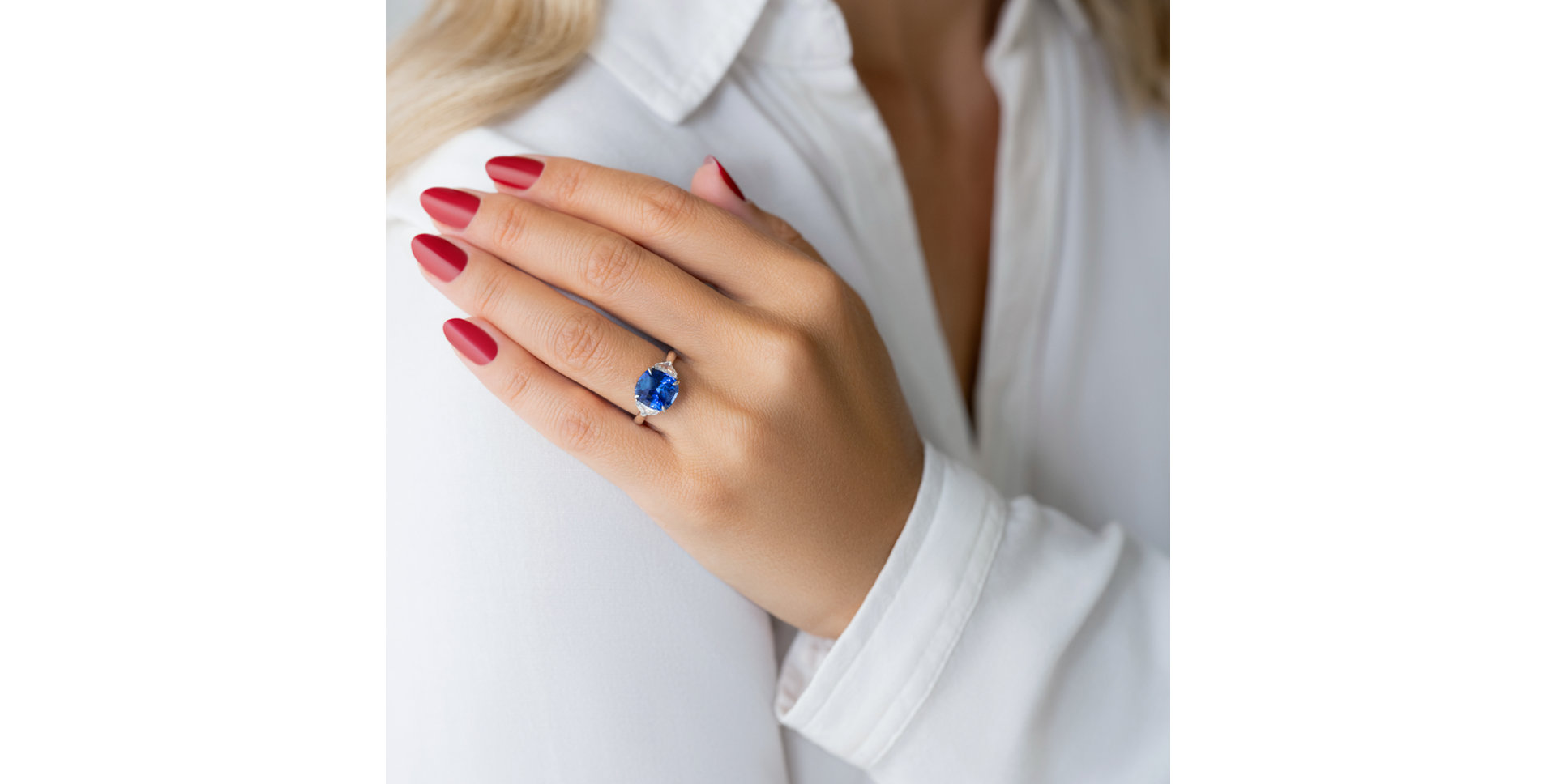 Diamond ring with Sapphire Blizzard Mistress