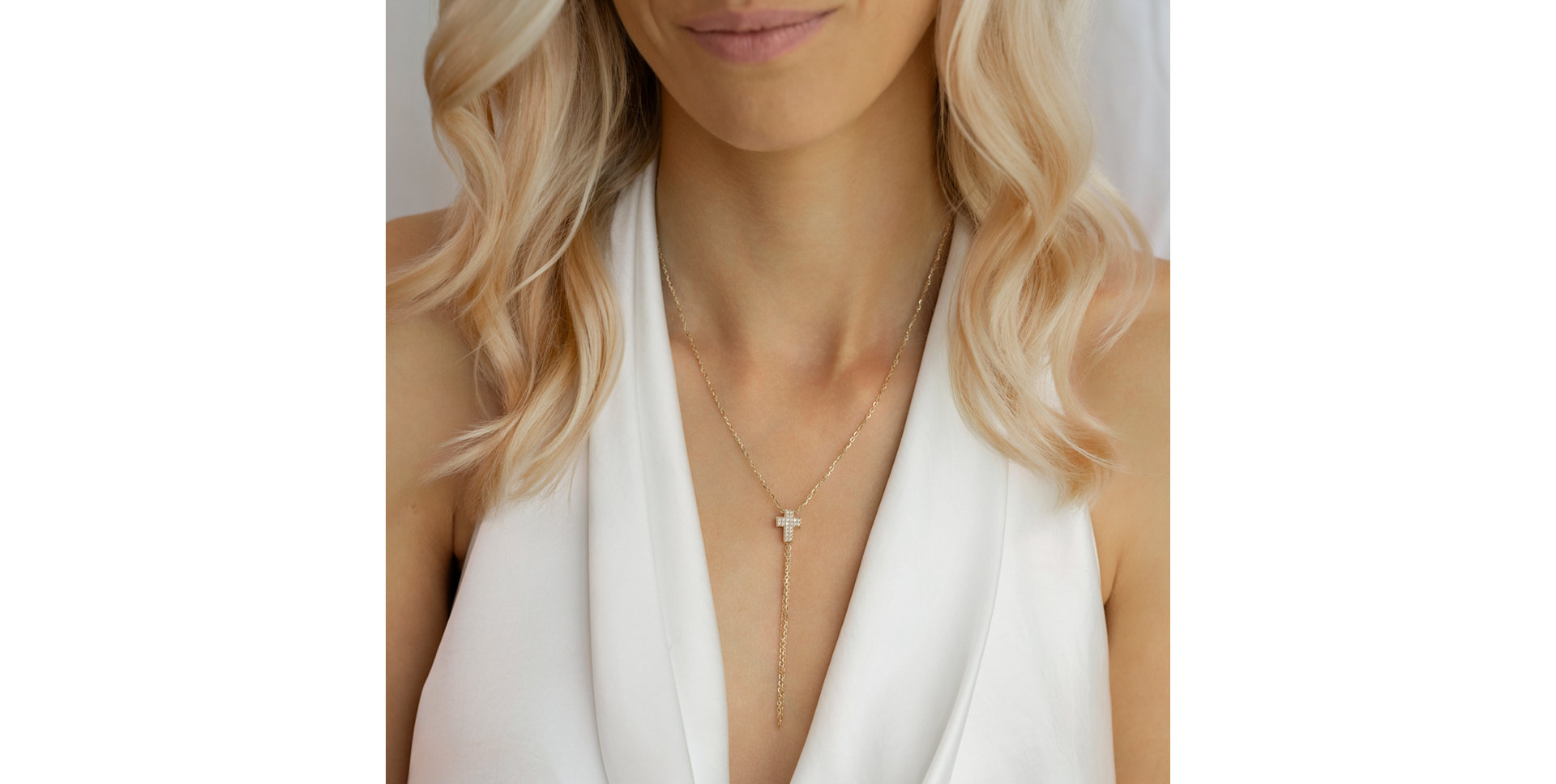 Diamond necklace Divine Cross