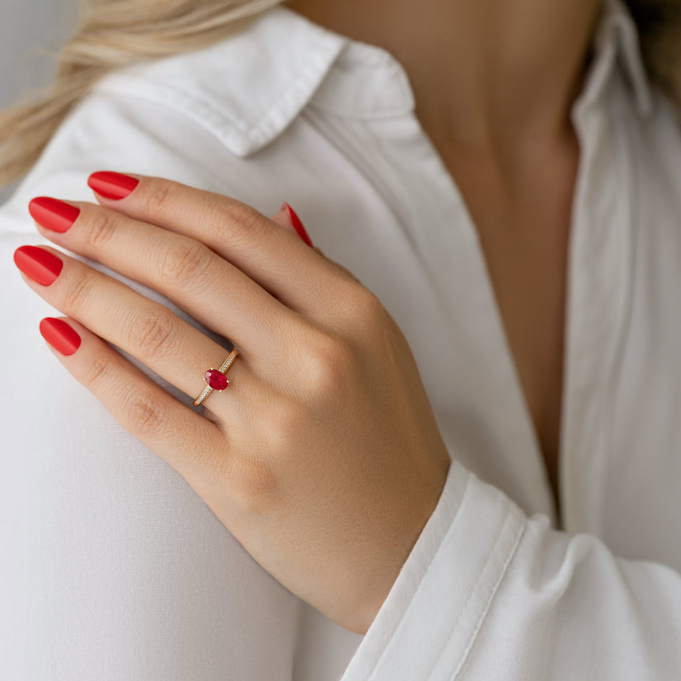 Diamond ring with Ruby Paulinne
