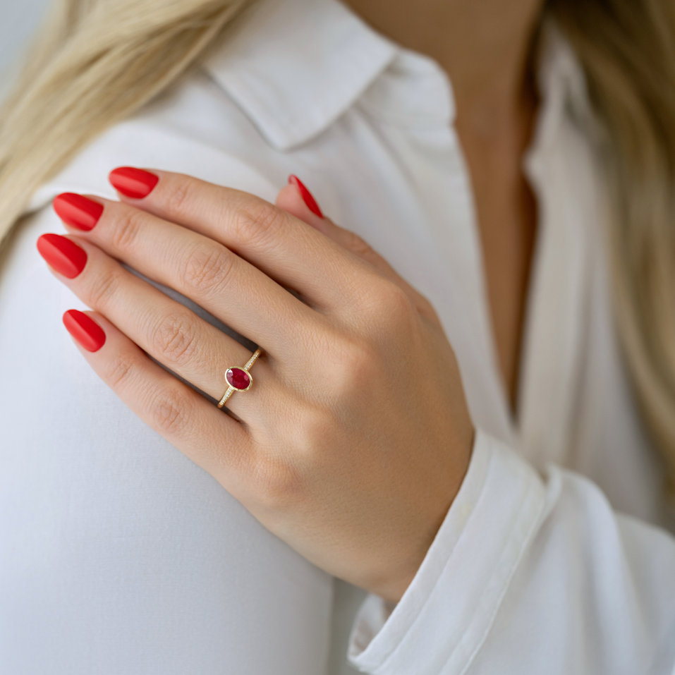 Diamond ring with Ruby Elliptical perfection