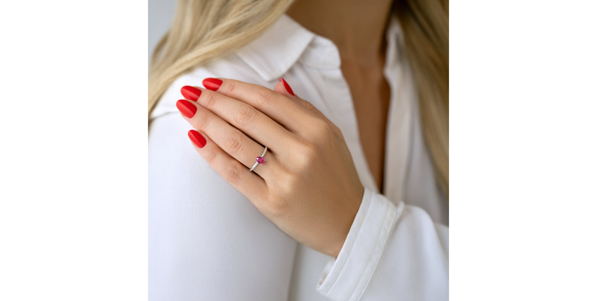 Diamond ring with Ruby Meliora