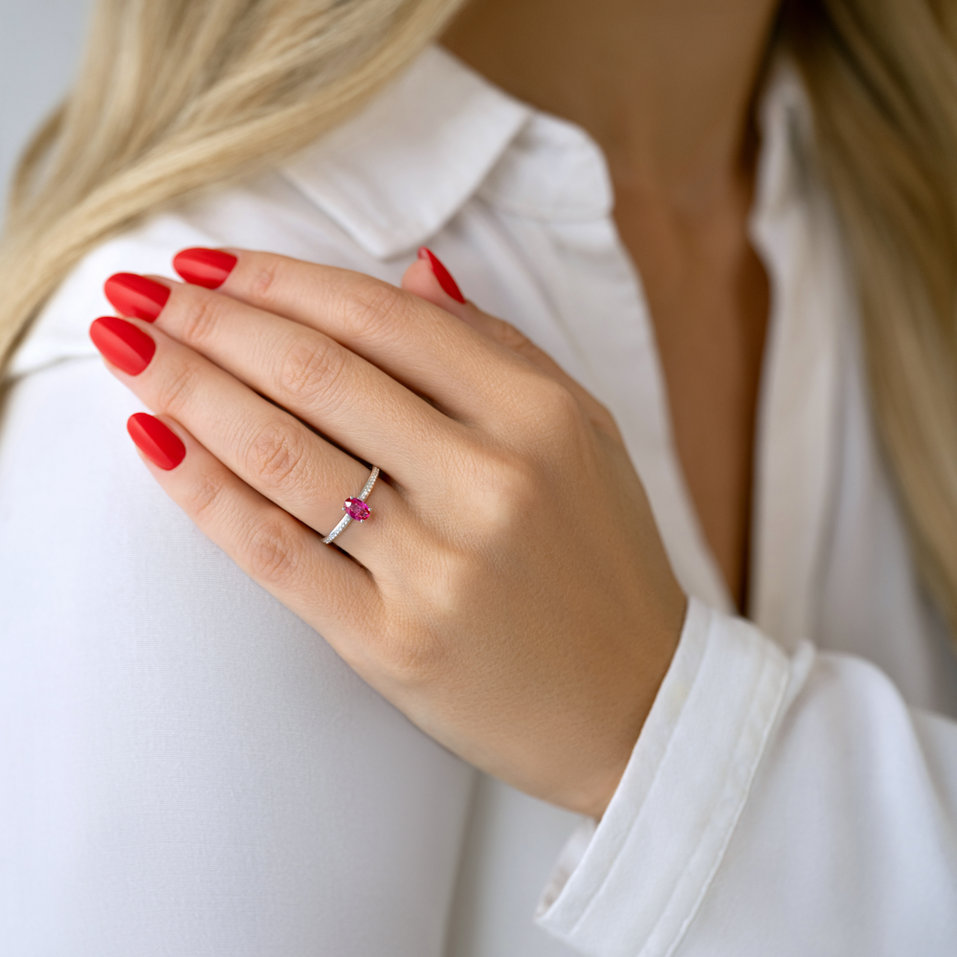 Diamond ring with Ruby Meliora